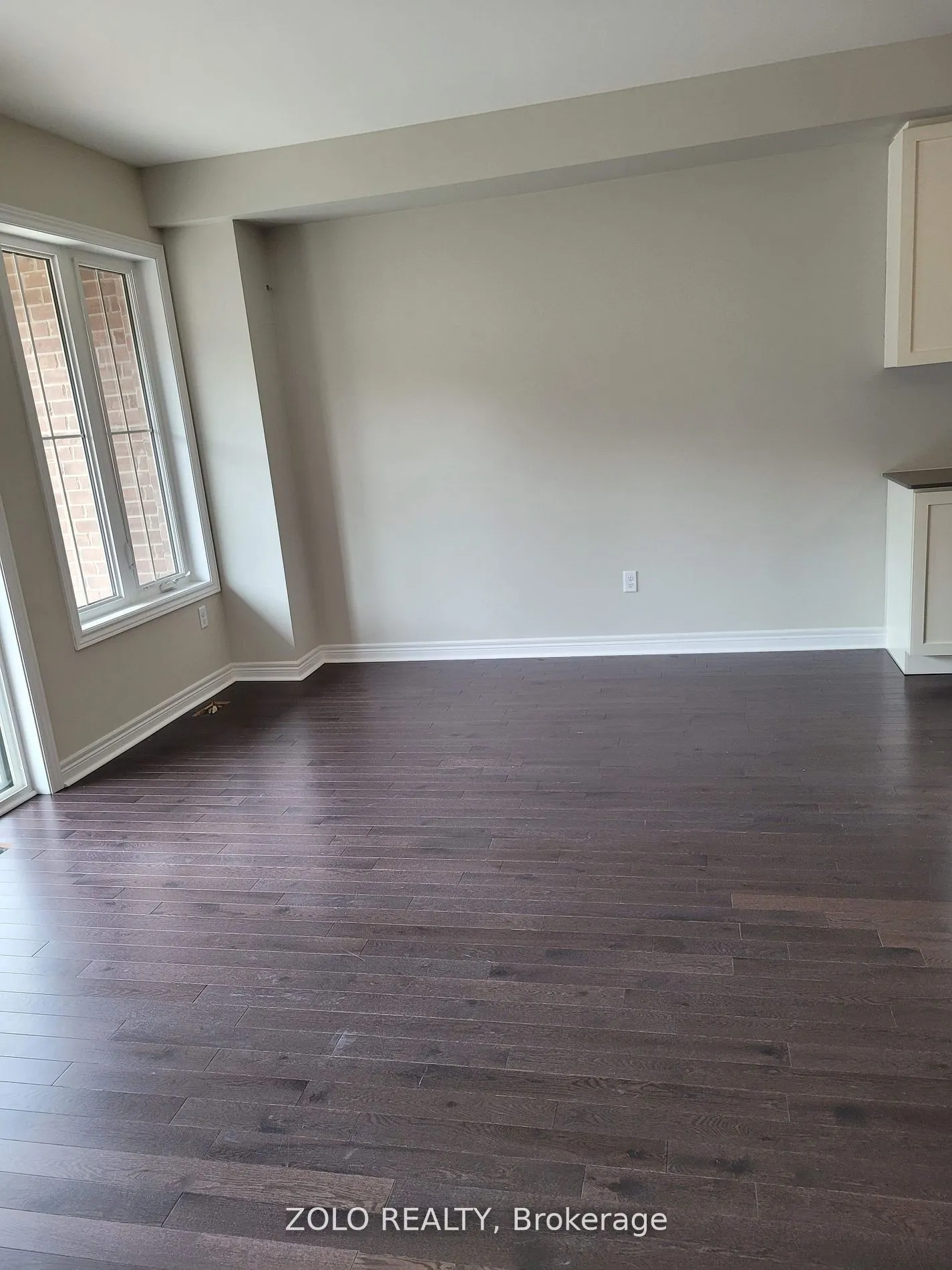 28 Remembrance Road S