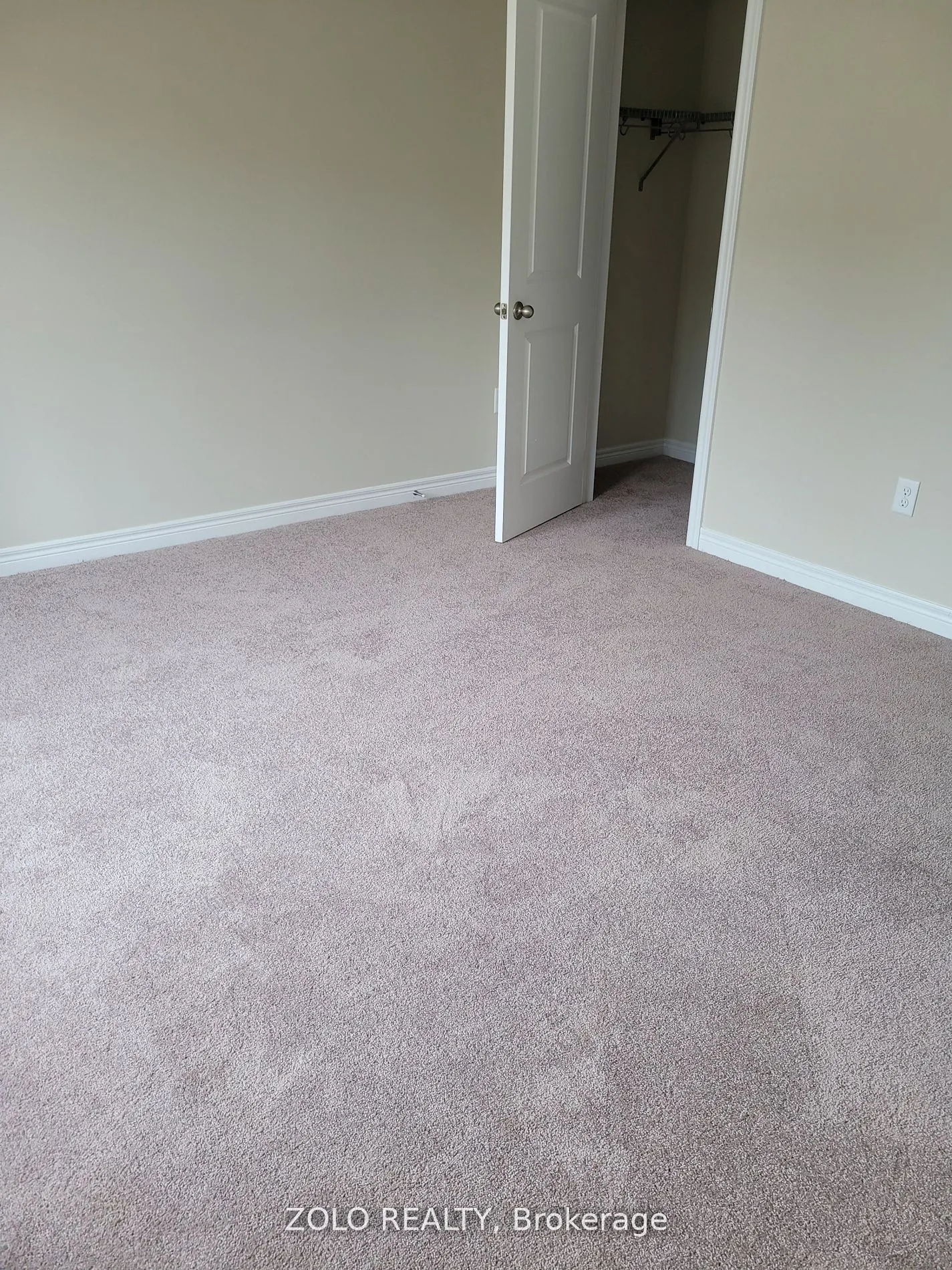 28 Remembrance Road S