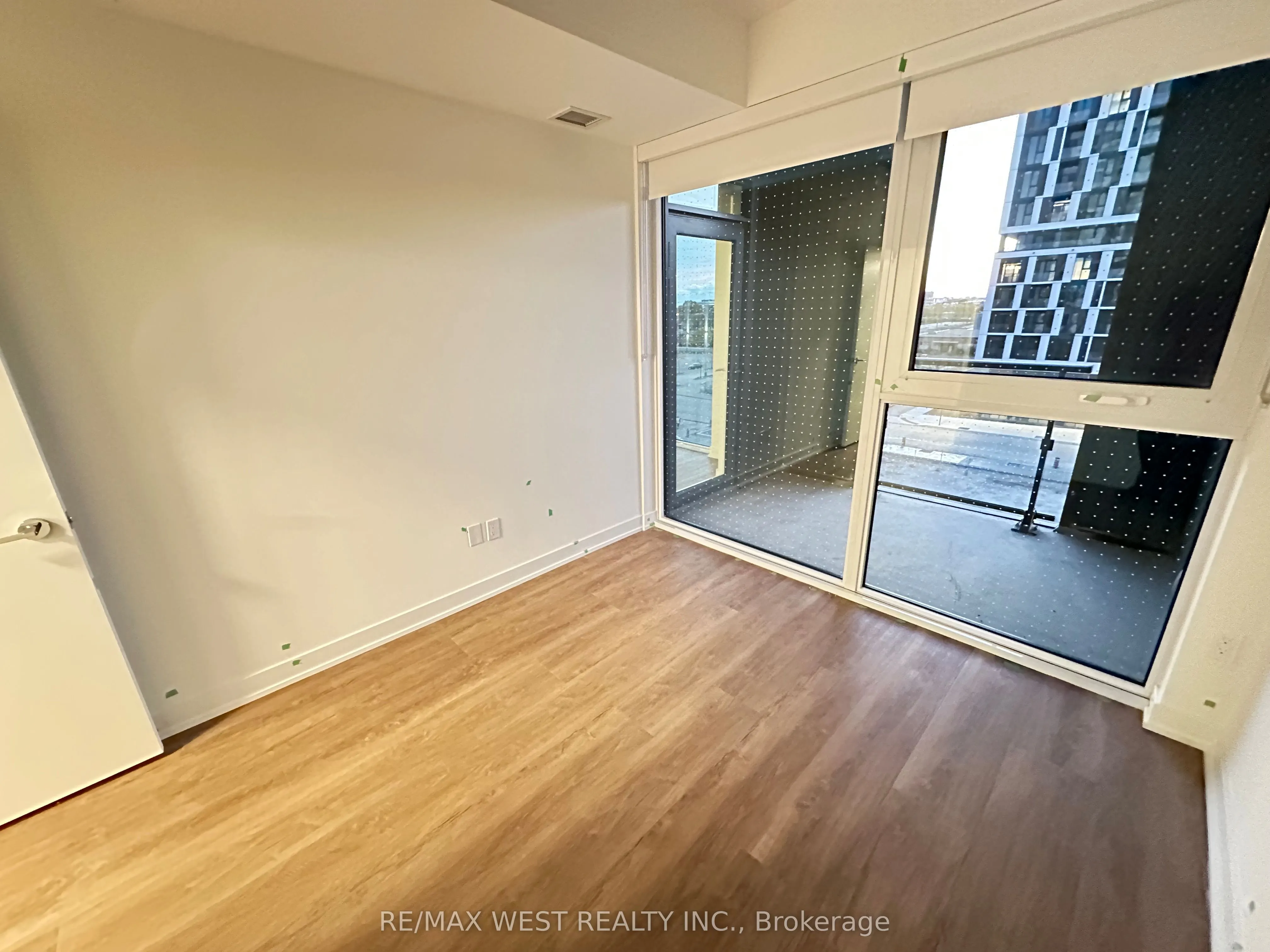 1007 The Queensway Avenue, #429