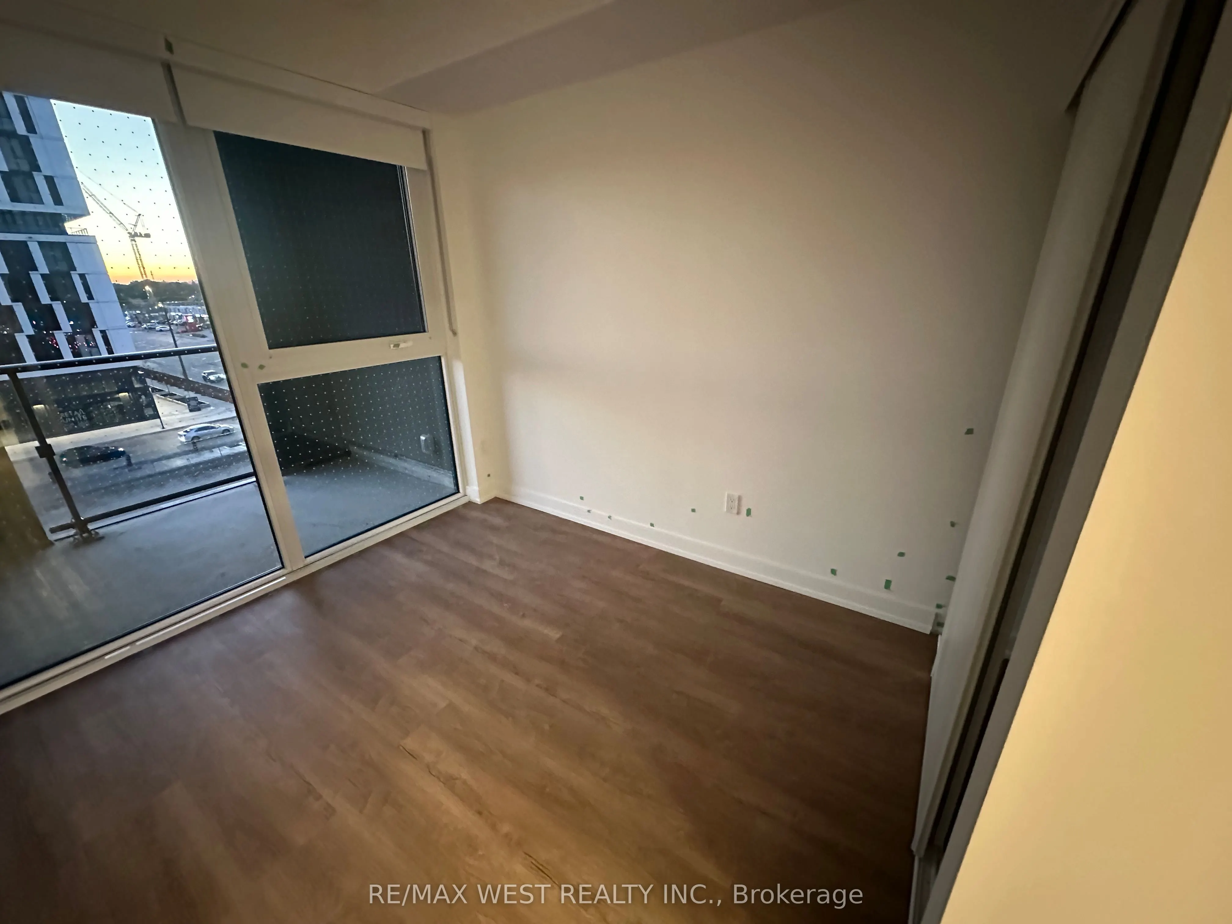 1007 The Queensway Avenue, #429