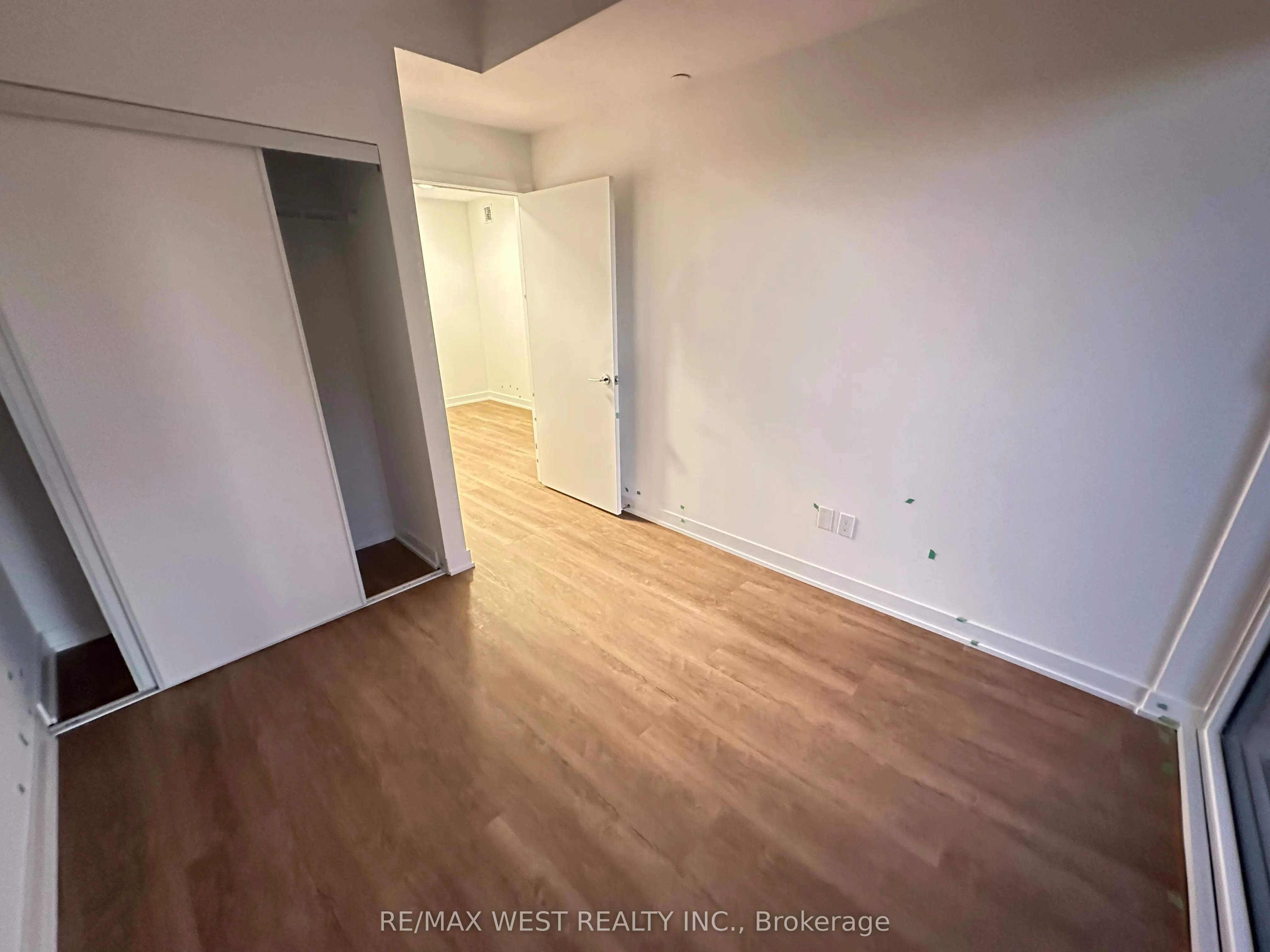 1007 The Queensway Avenue, #429