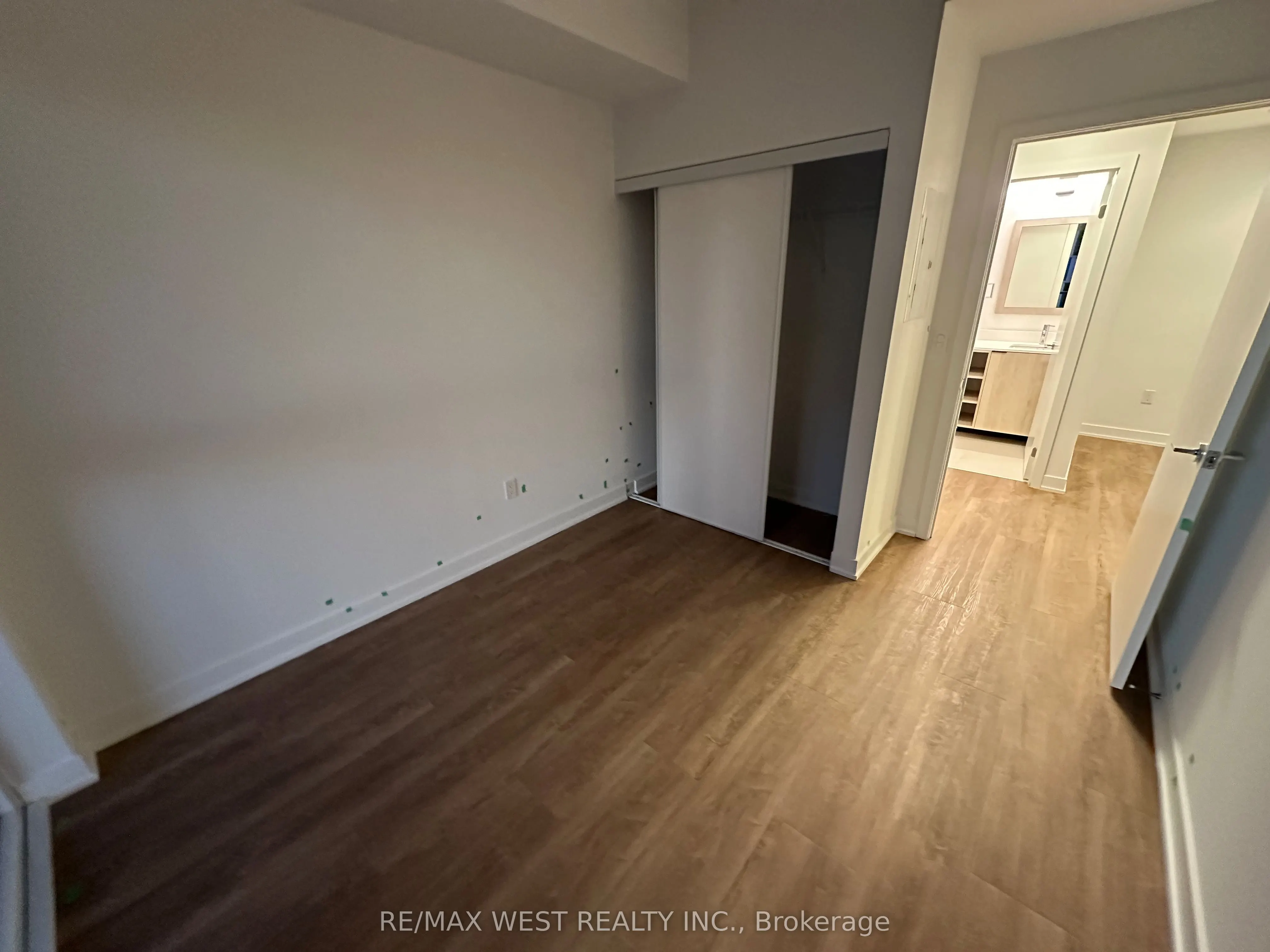 1007 The Queensway Avenue, #429