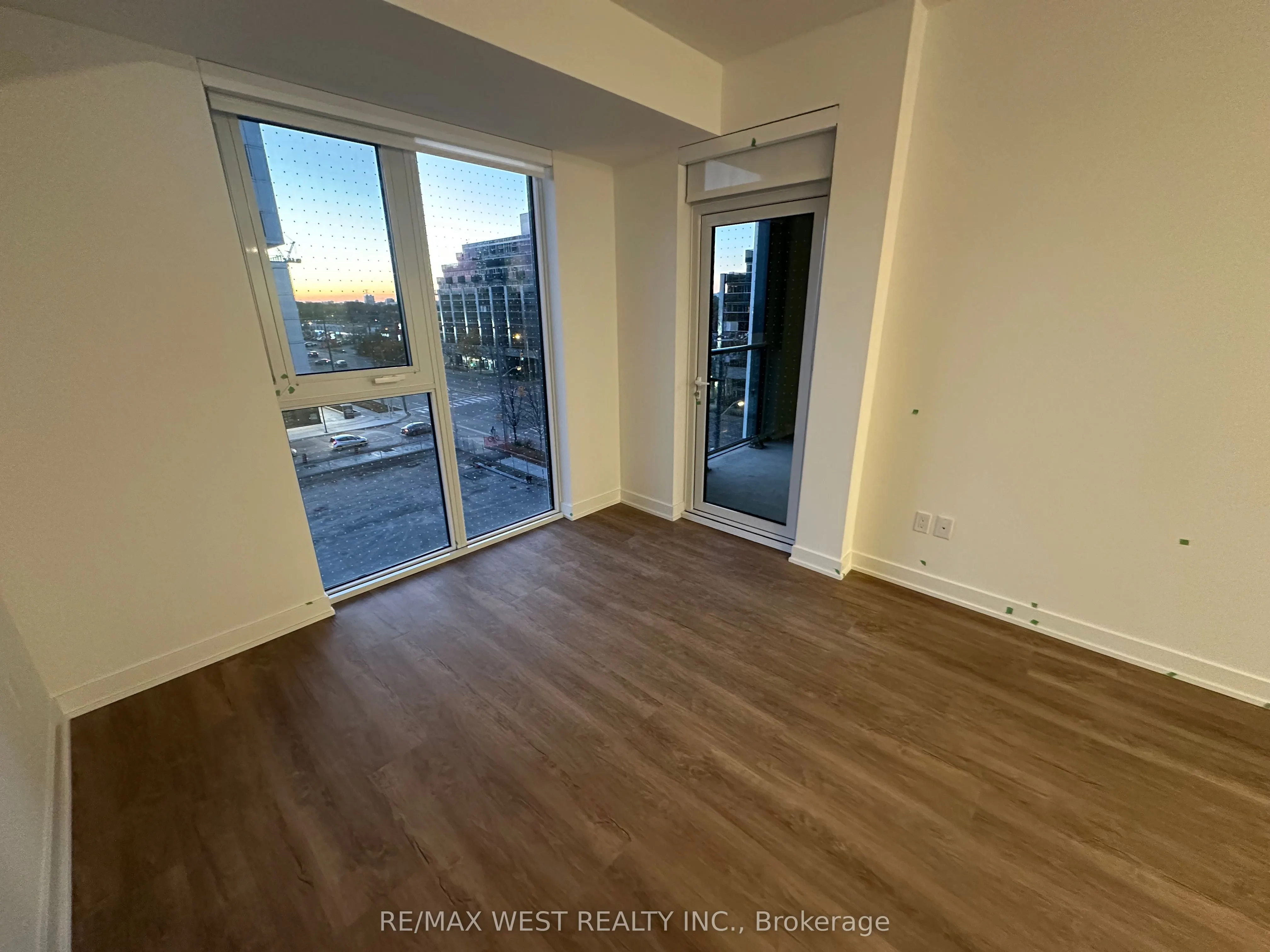 1007 The Queensway Avenue, #429