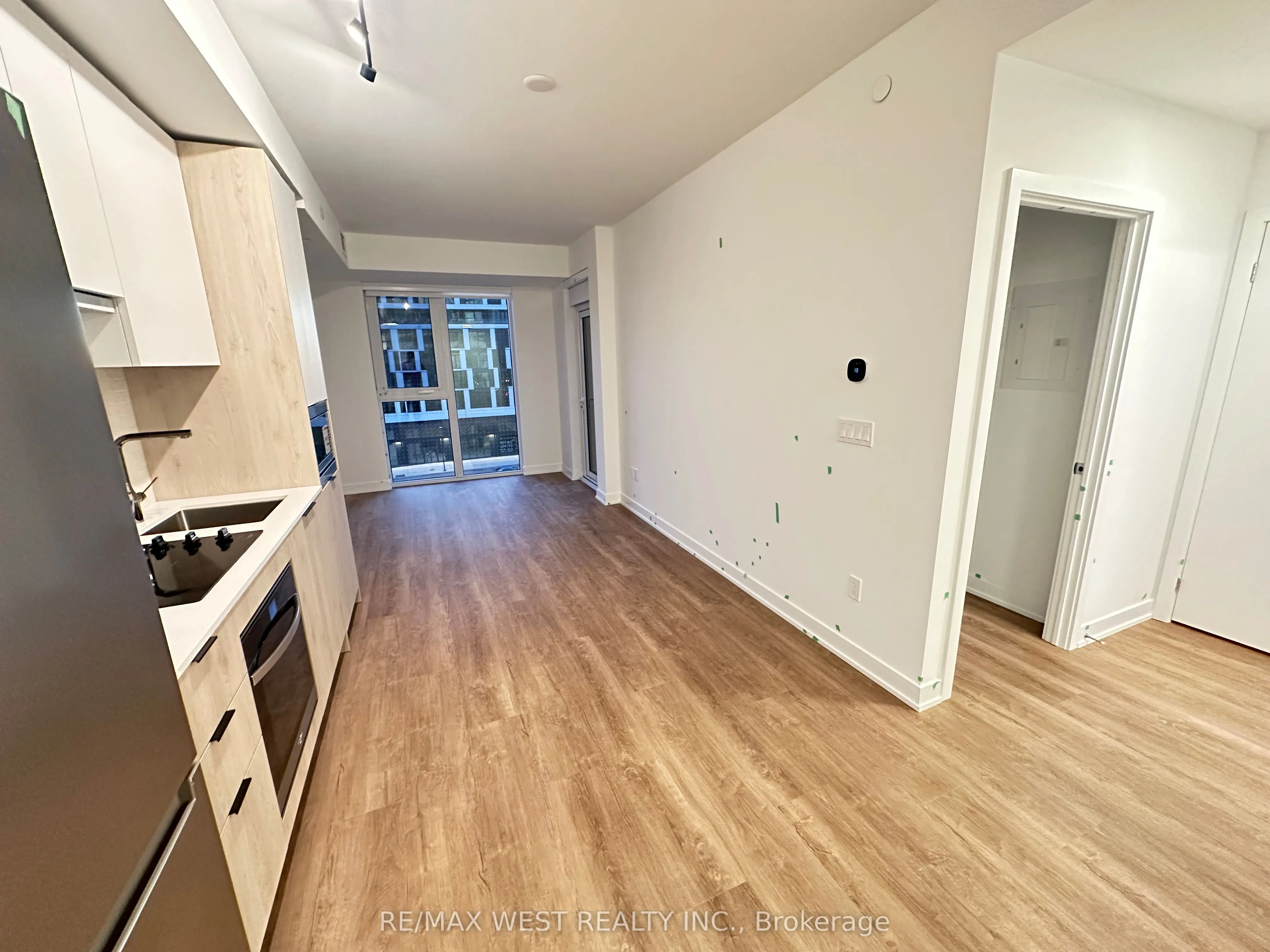 1007 The Queensway Avenue, #429