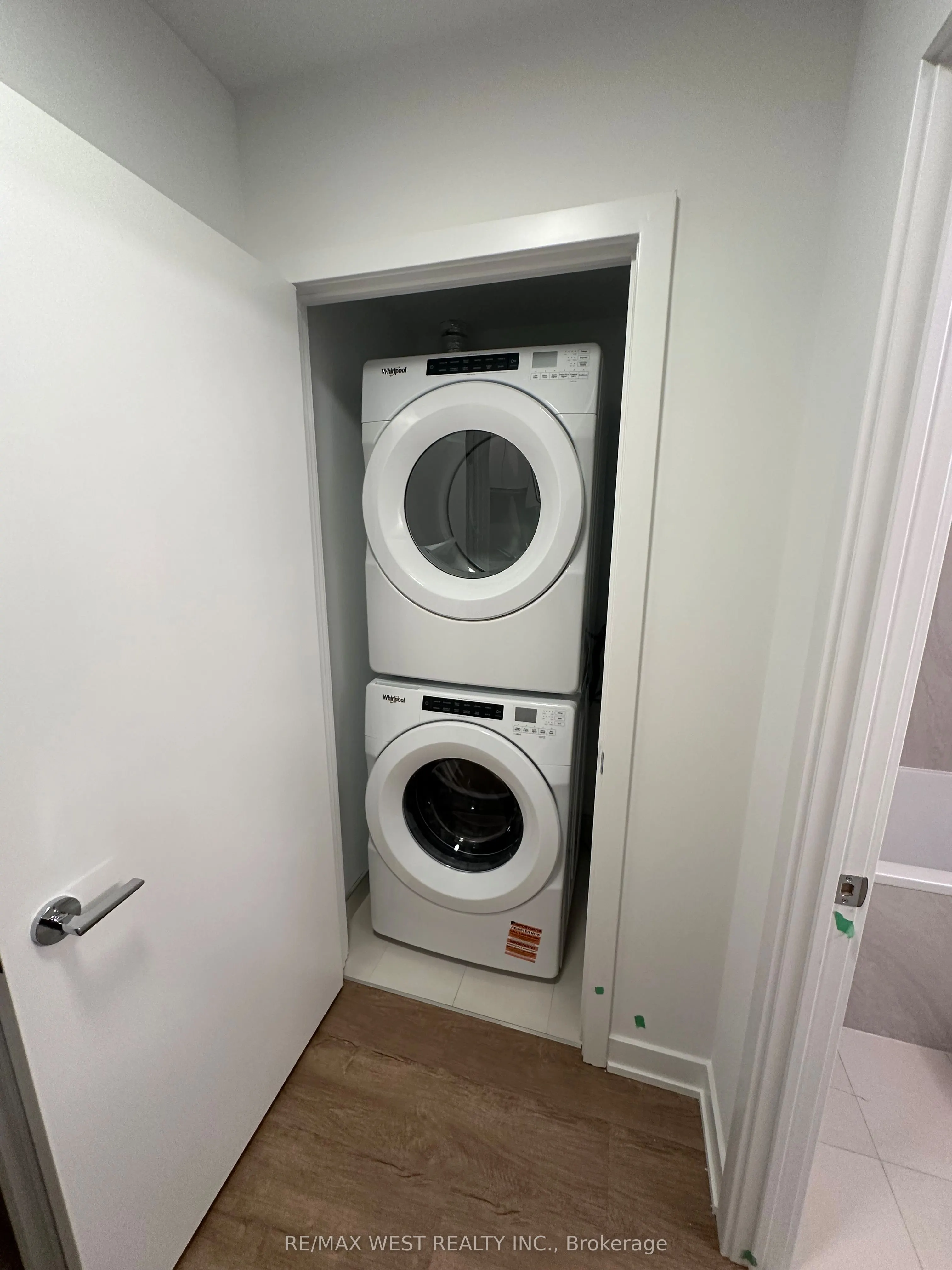 1007 The Queensway Avenue, #429