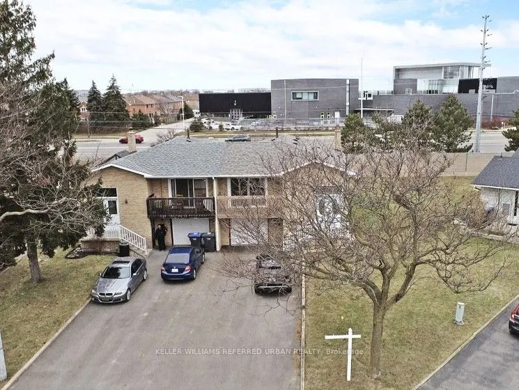 133 Manitou Crescent