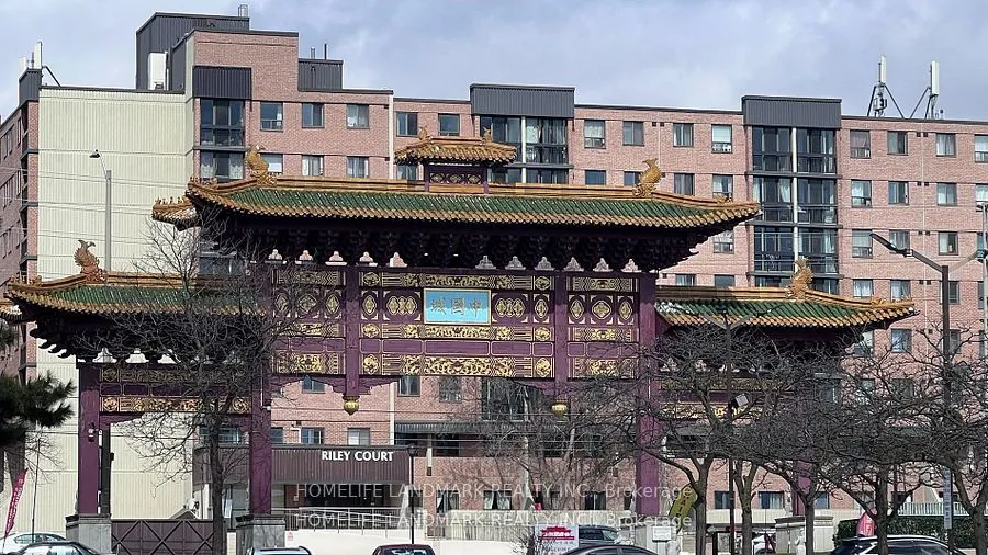 888 Dundas Street E, #E11