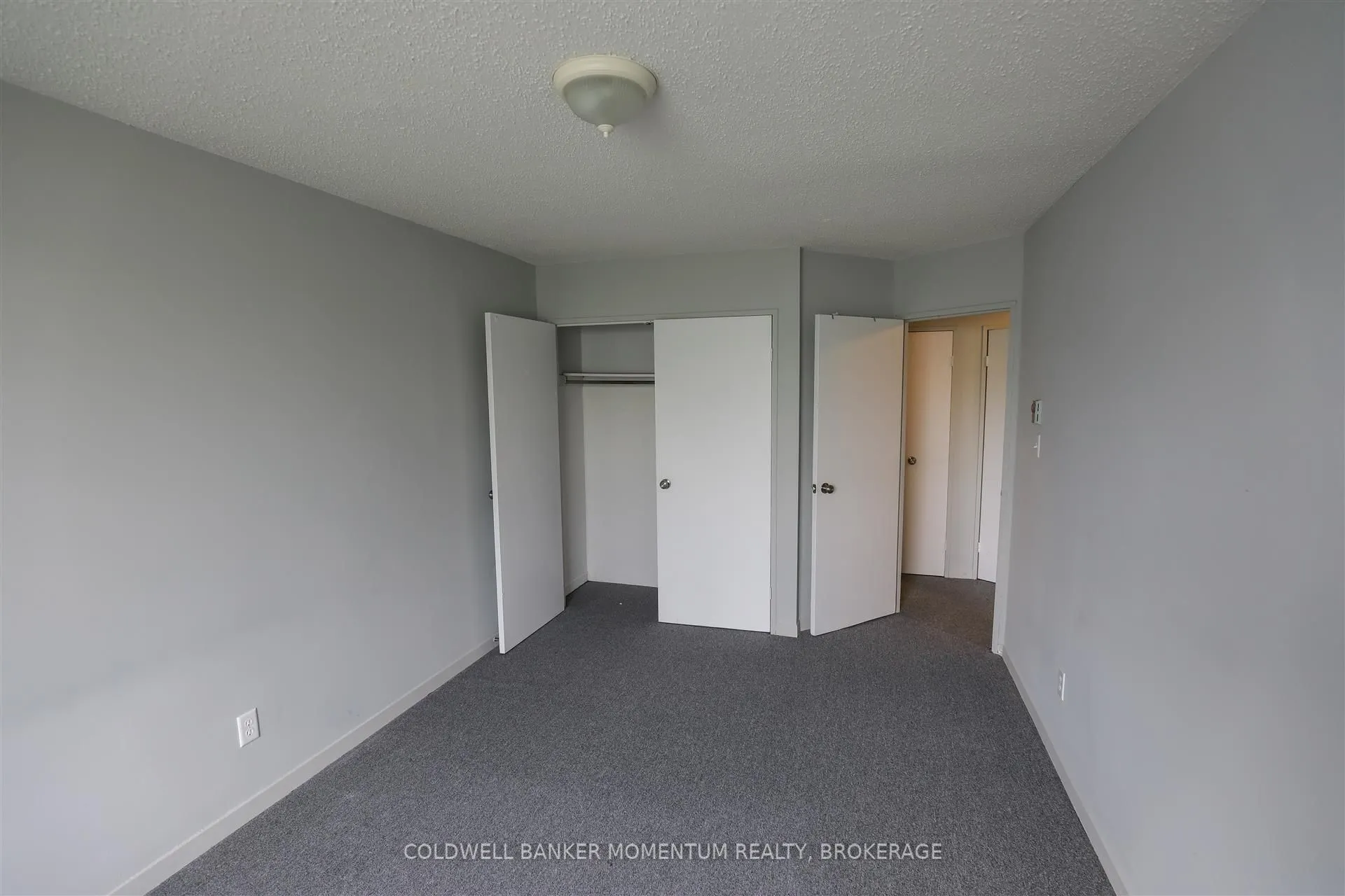 3352 Lake Shore Boulevard W