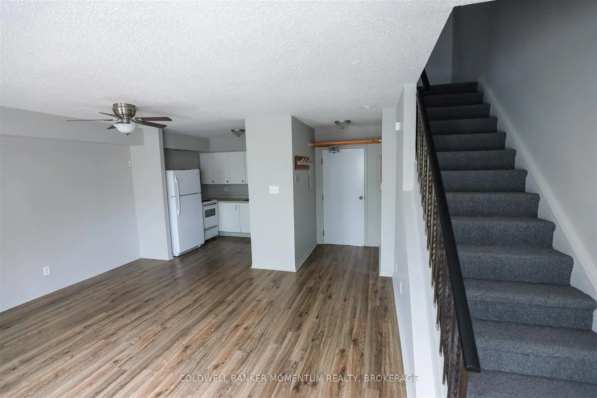 3352 Lake Shore Boulevard W