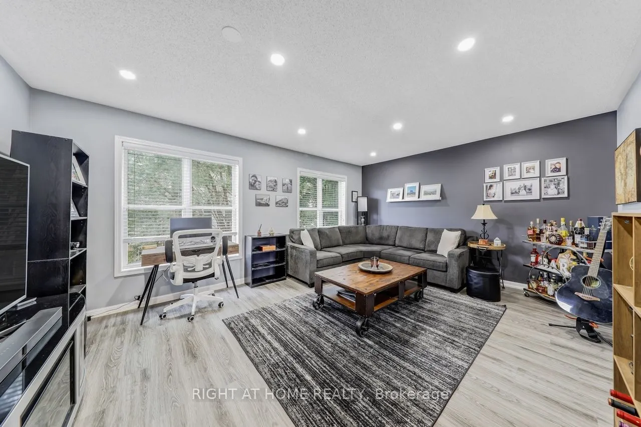 23 Seed House Lane W