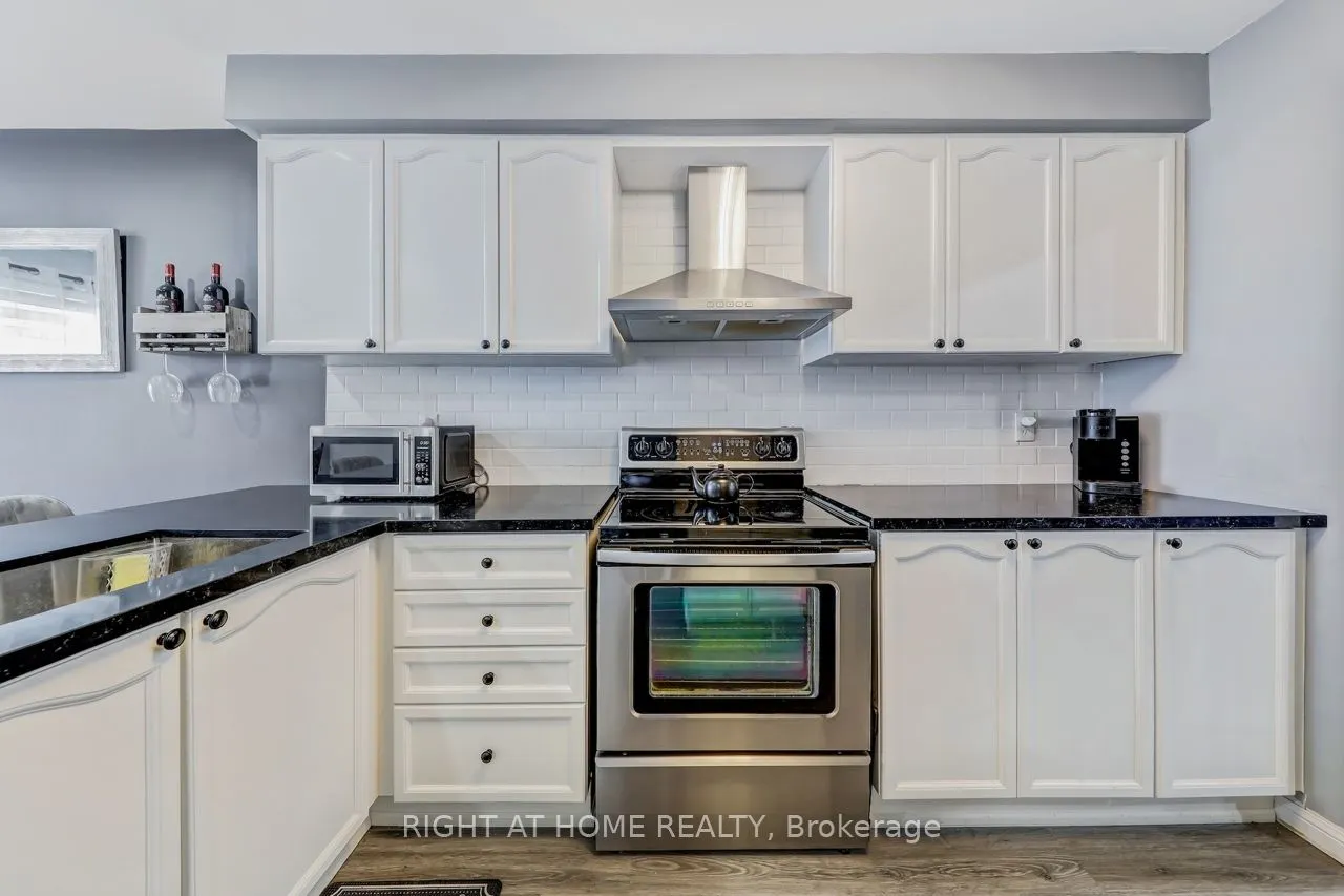 23 Seed House Lane W