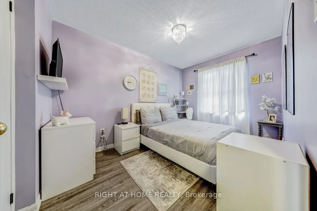 23 Seed House Lane W