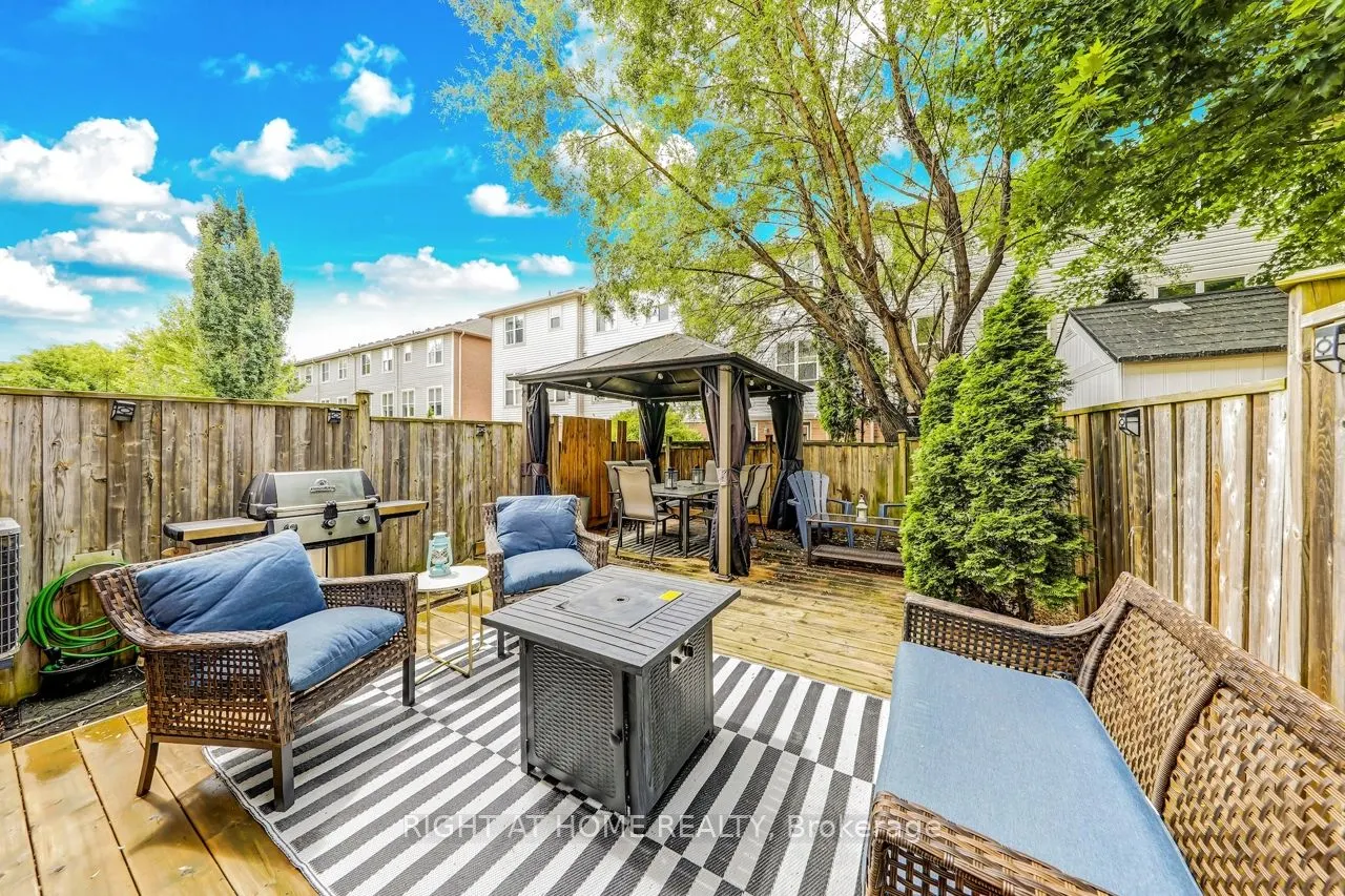 23 Seed House Lane W