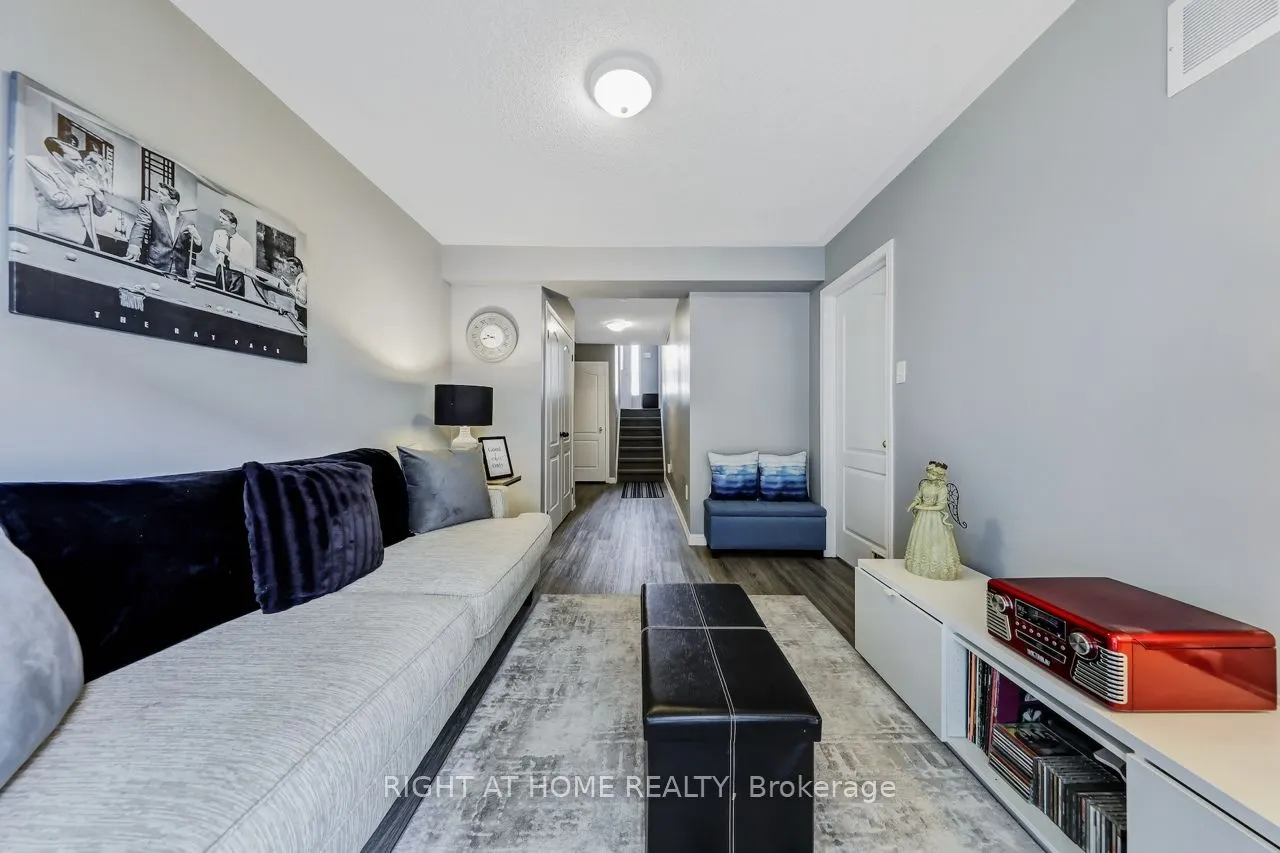 23 Seed House Lane W