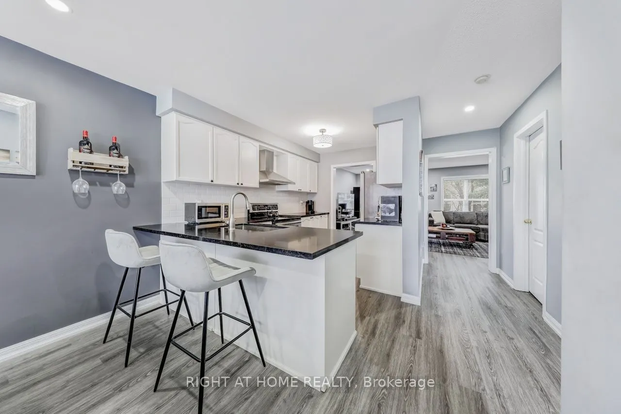 23 Seed House Lane W