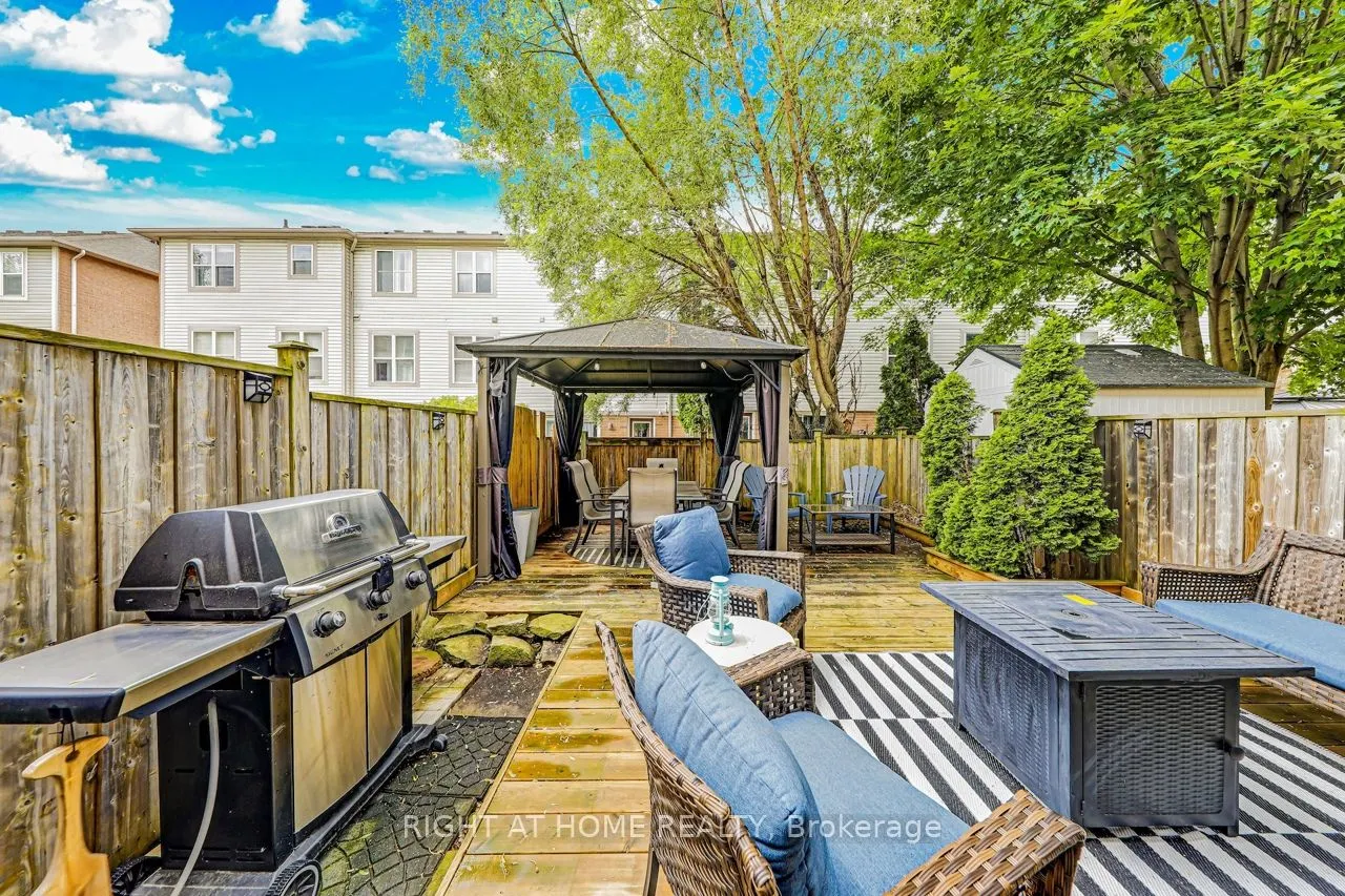 23 Seed House Lane W