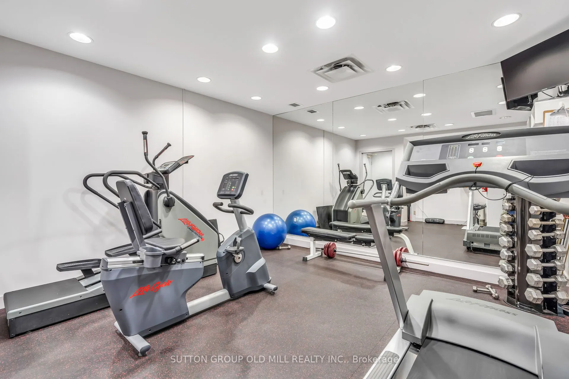 10 Old Mill Trail, #206