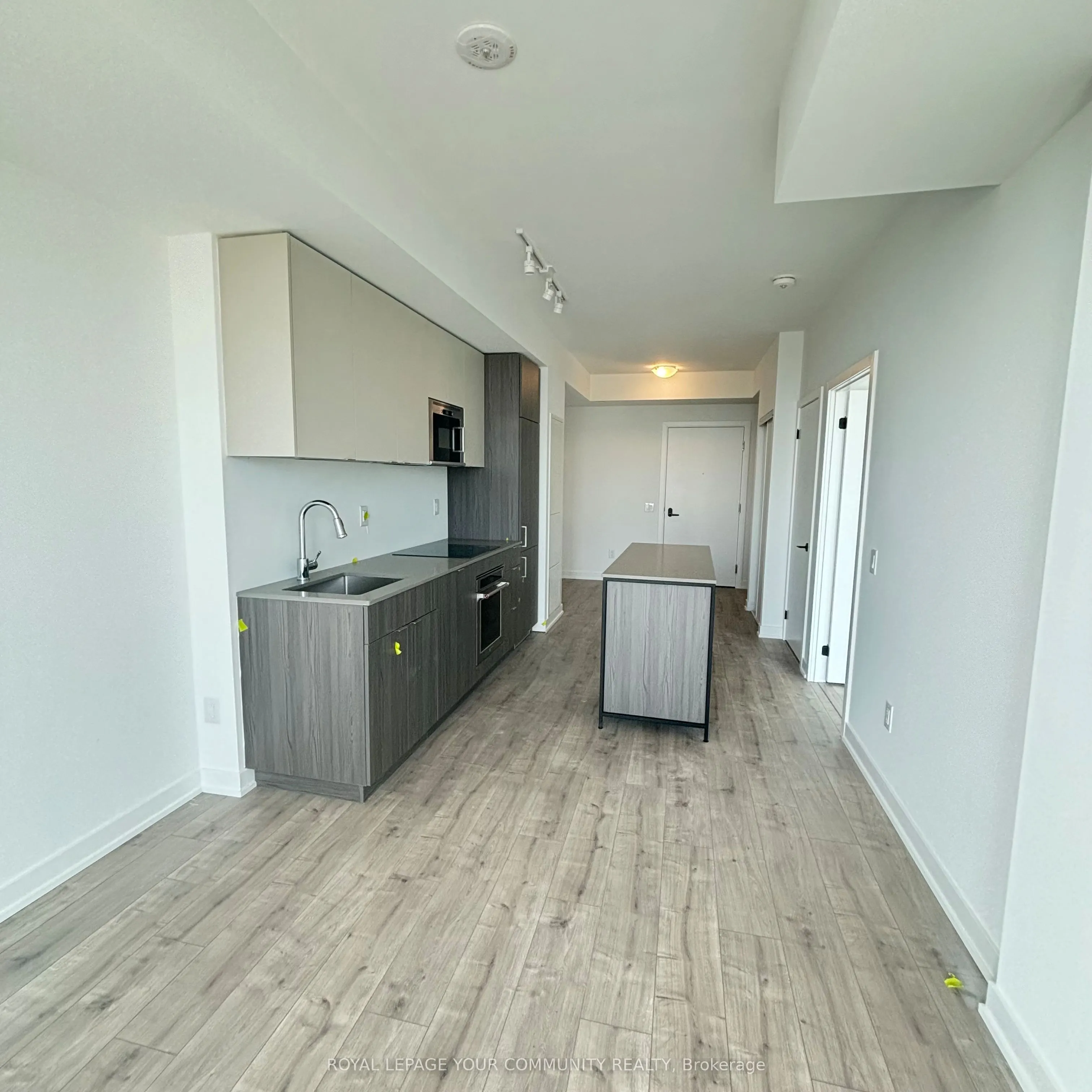 220 Missinnihe Way, #611