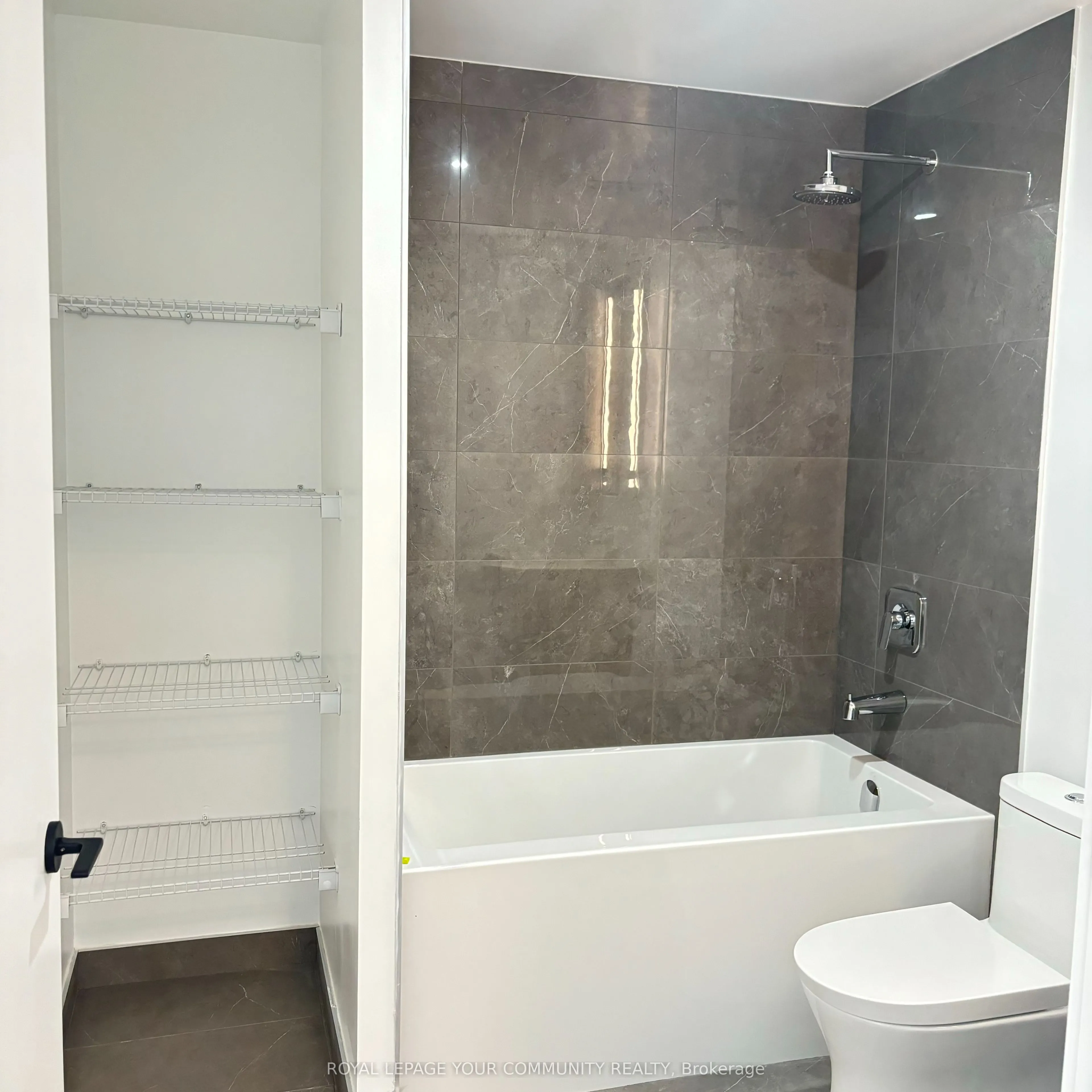 220 Missinnihe Way, #611