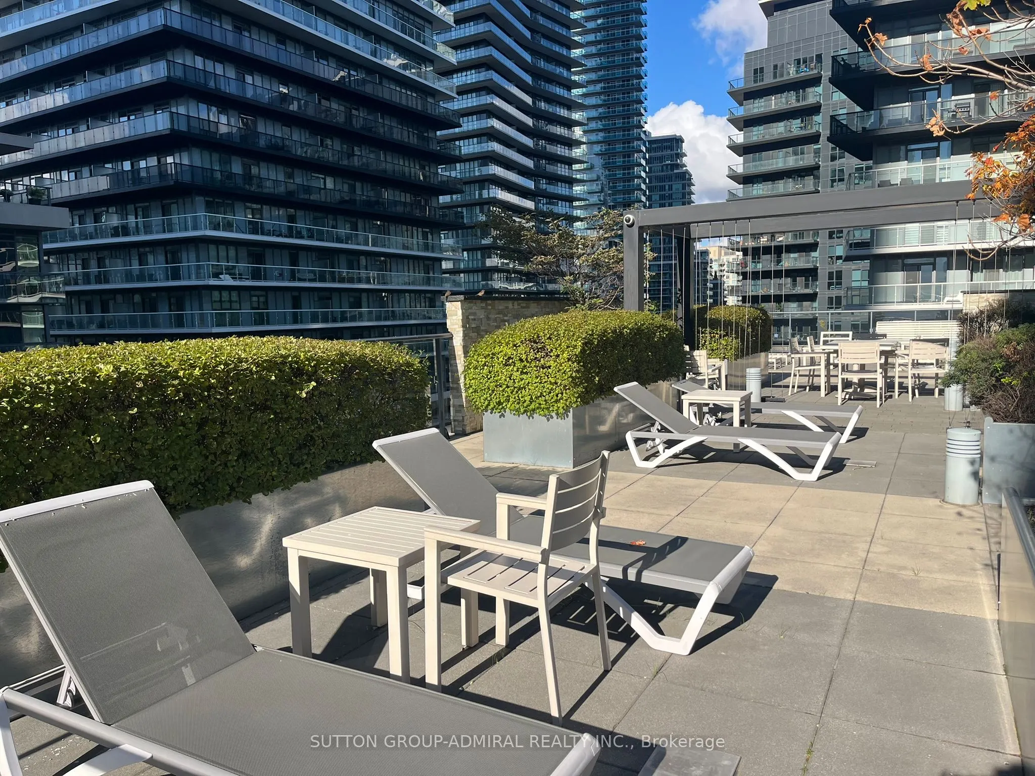 60 Annie Craig Drive, #712