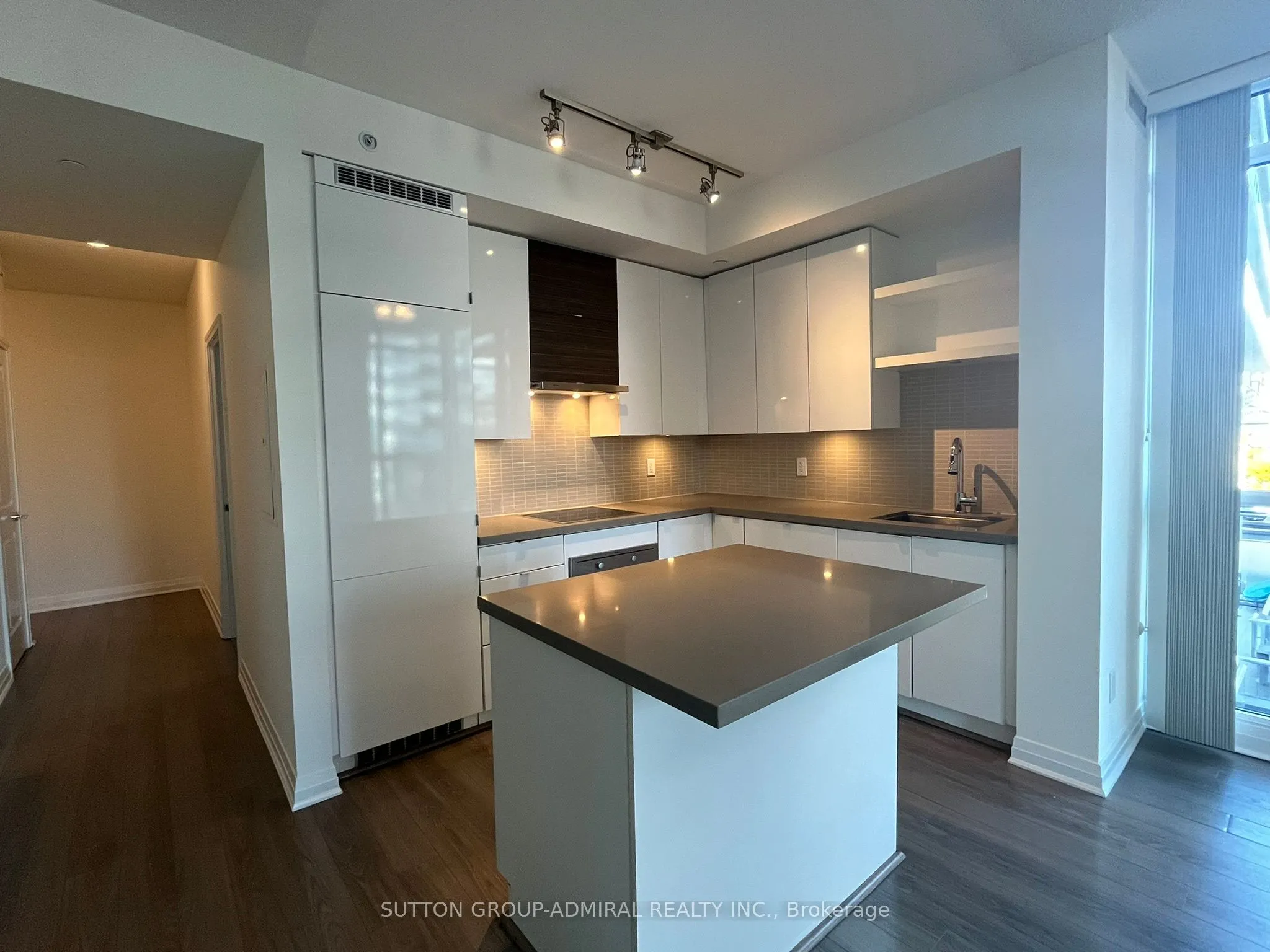 60 Annie Craig Drive, #712