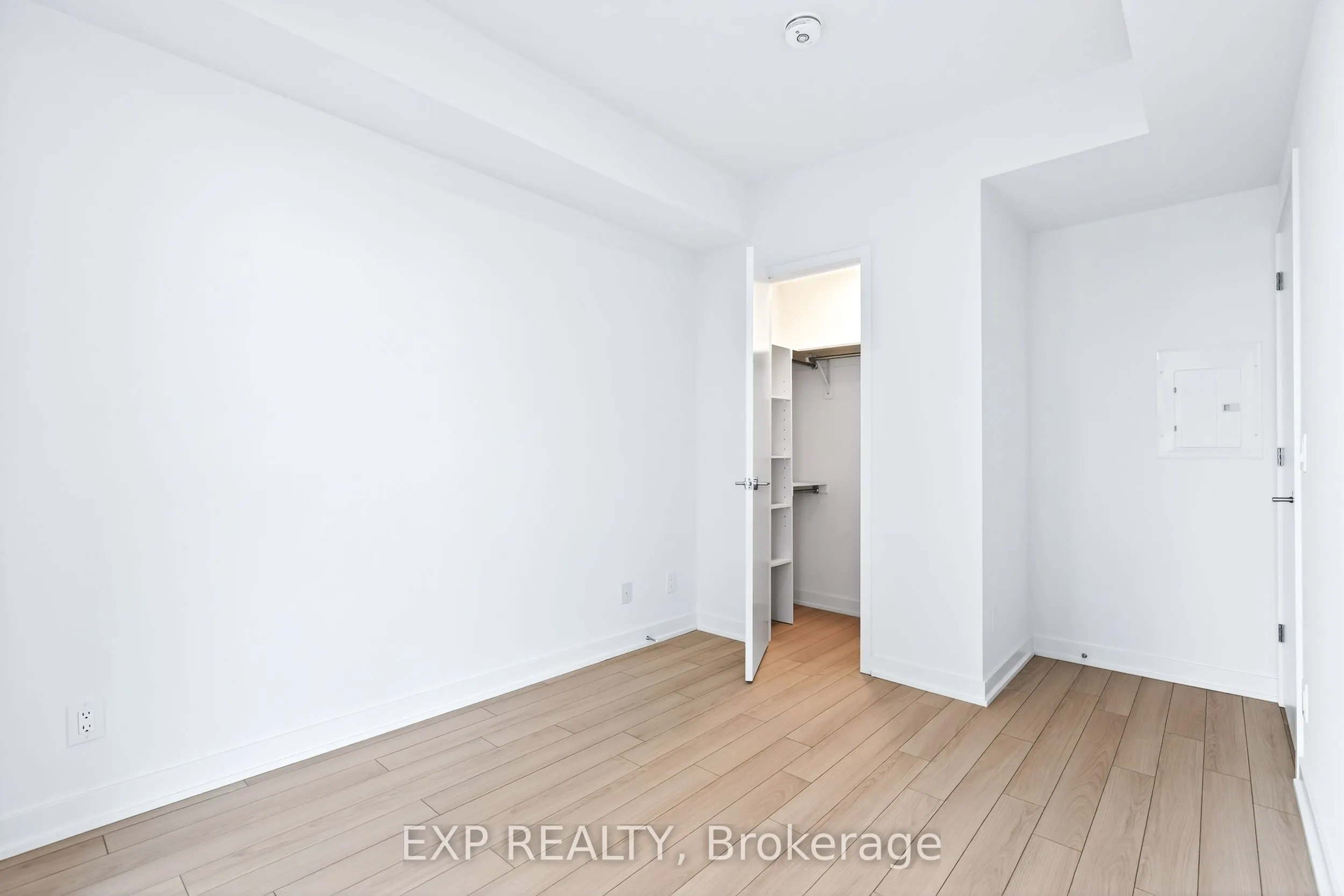 3071 Trafalgar Road, #602