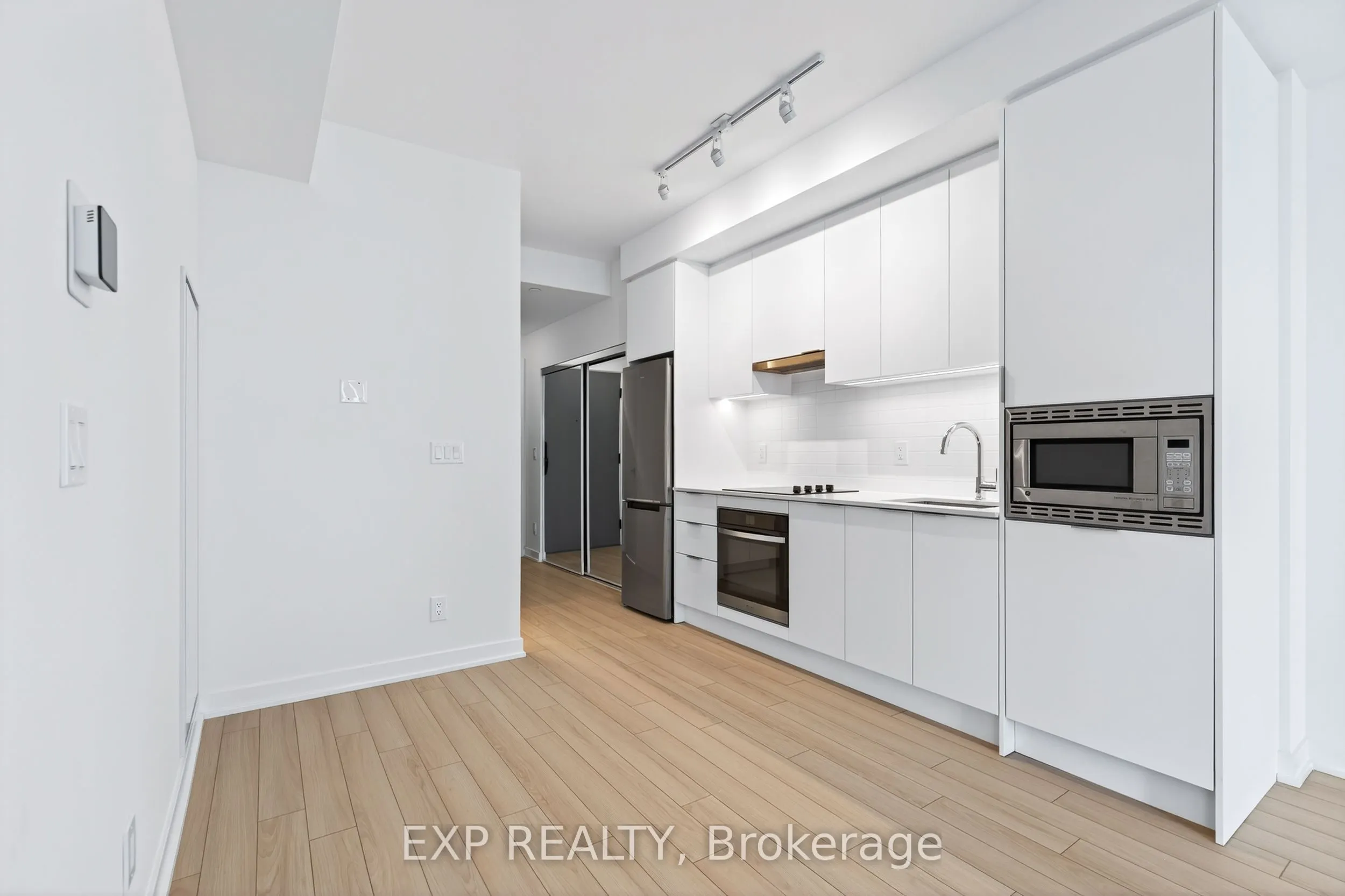 3071 Trafalgar Road, #602