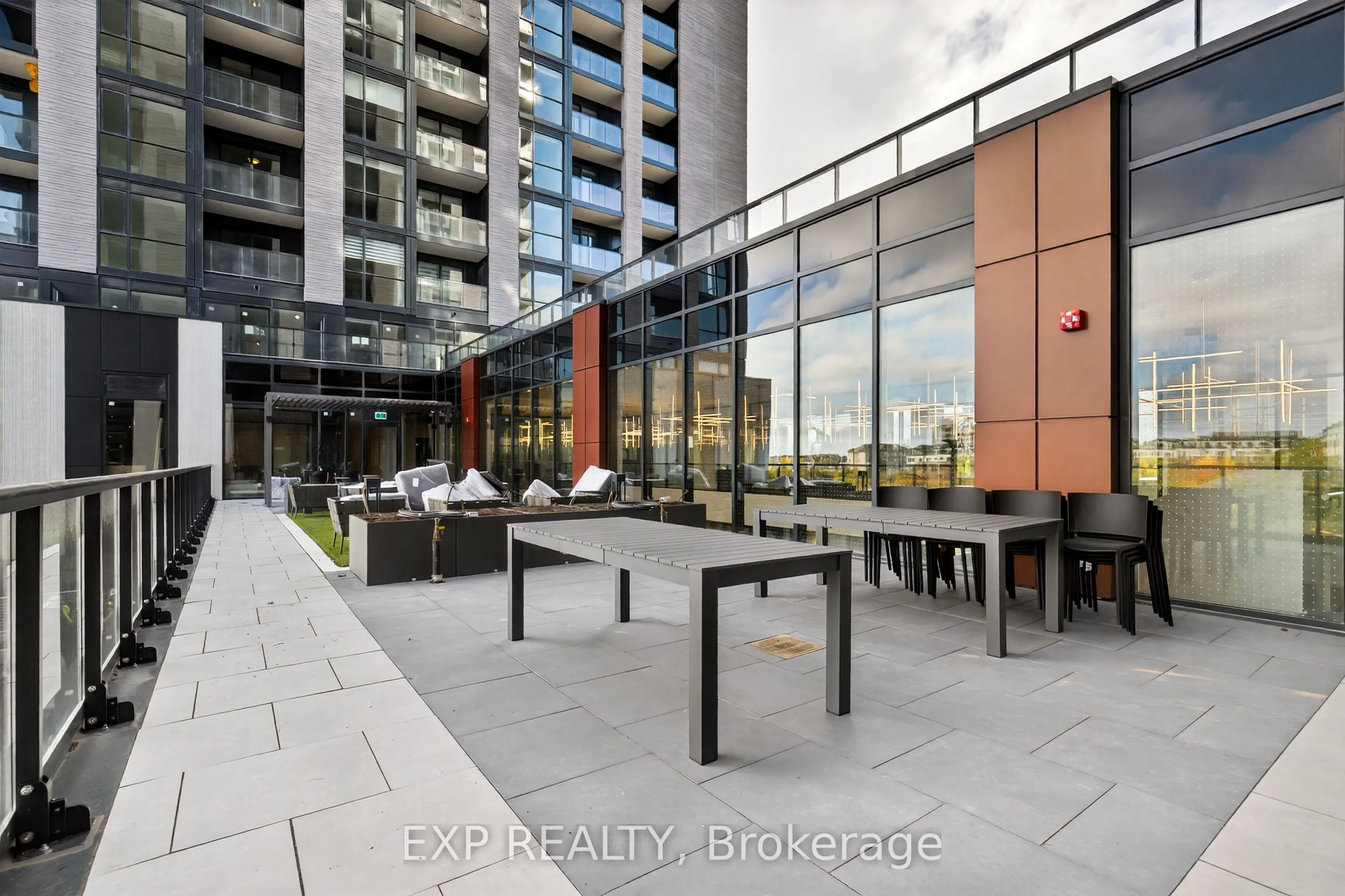 3071 Trafalgar Road, #602