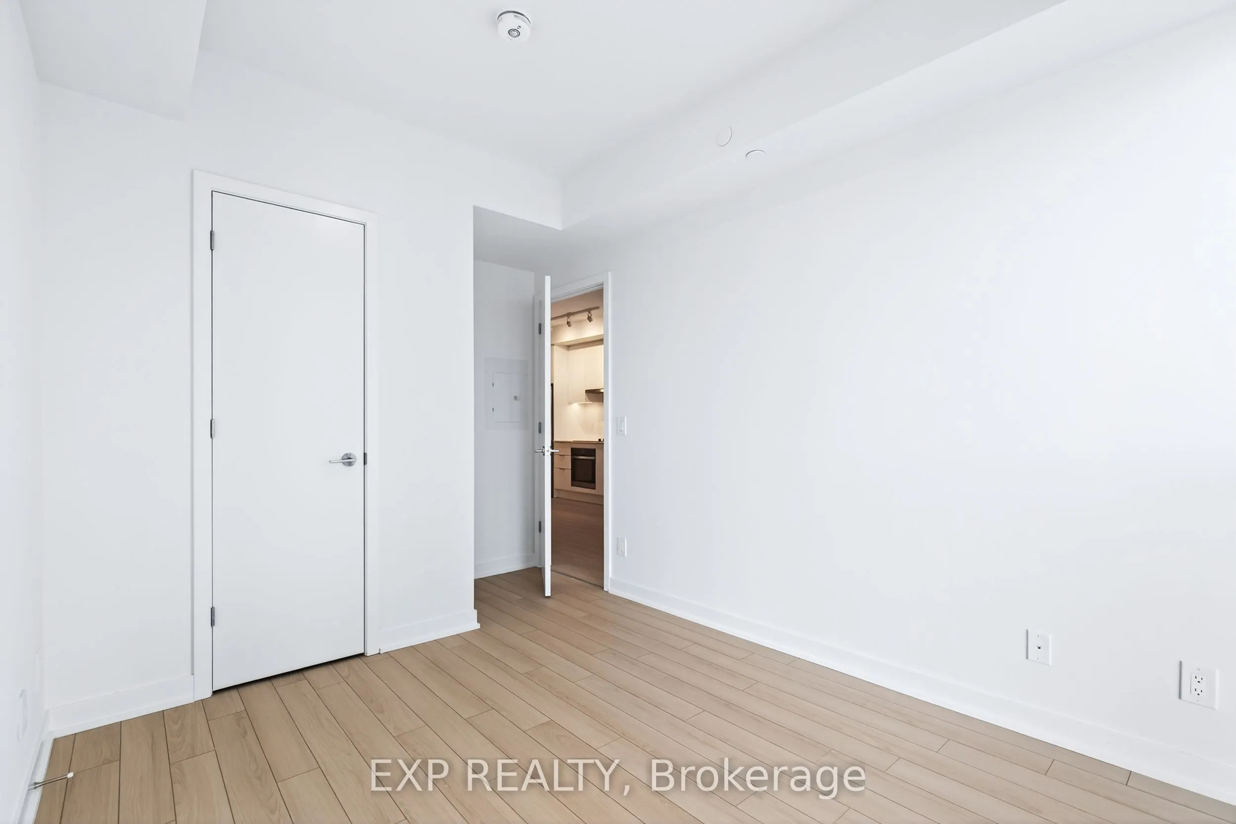 3071 Trafalgar Road, #602