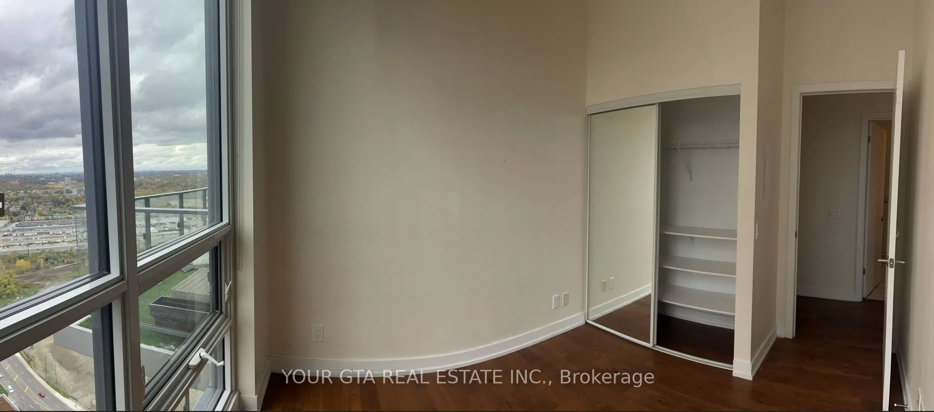 2212 Lake Shore Blvd W Boulevard, #PH05