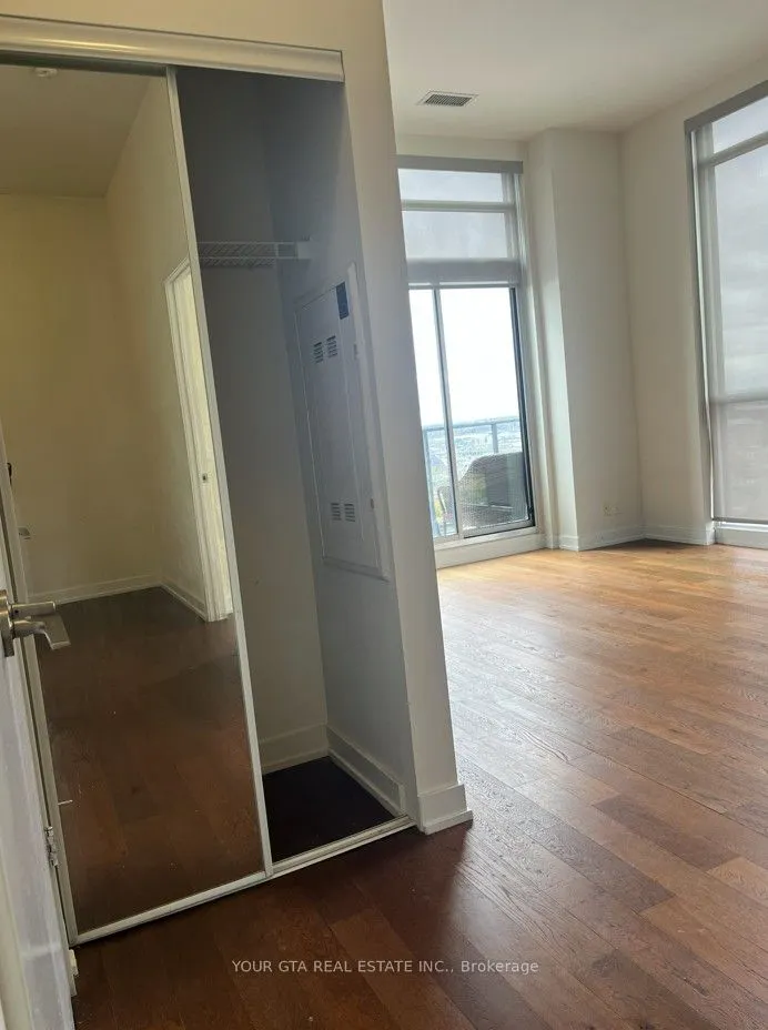 2212 Lake Shore Blvd W Boulevard, #PH05