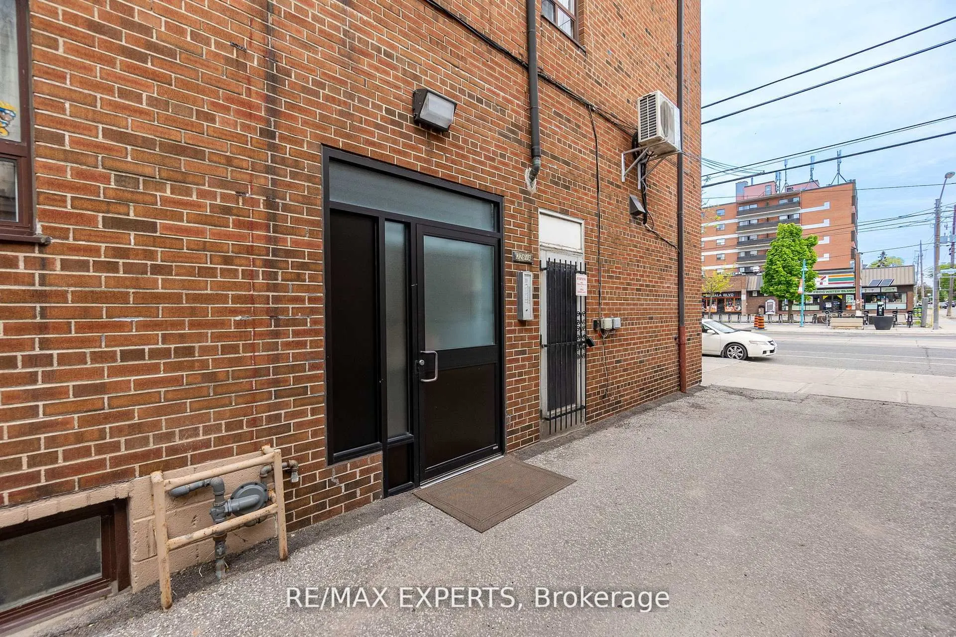 3261A Lake Shore Boulevard W, #102