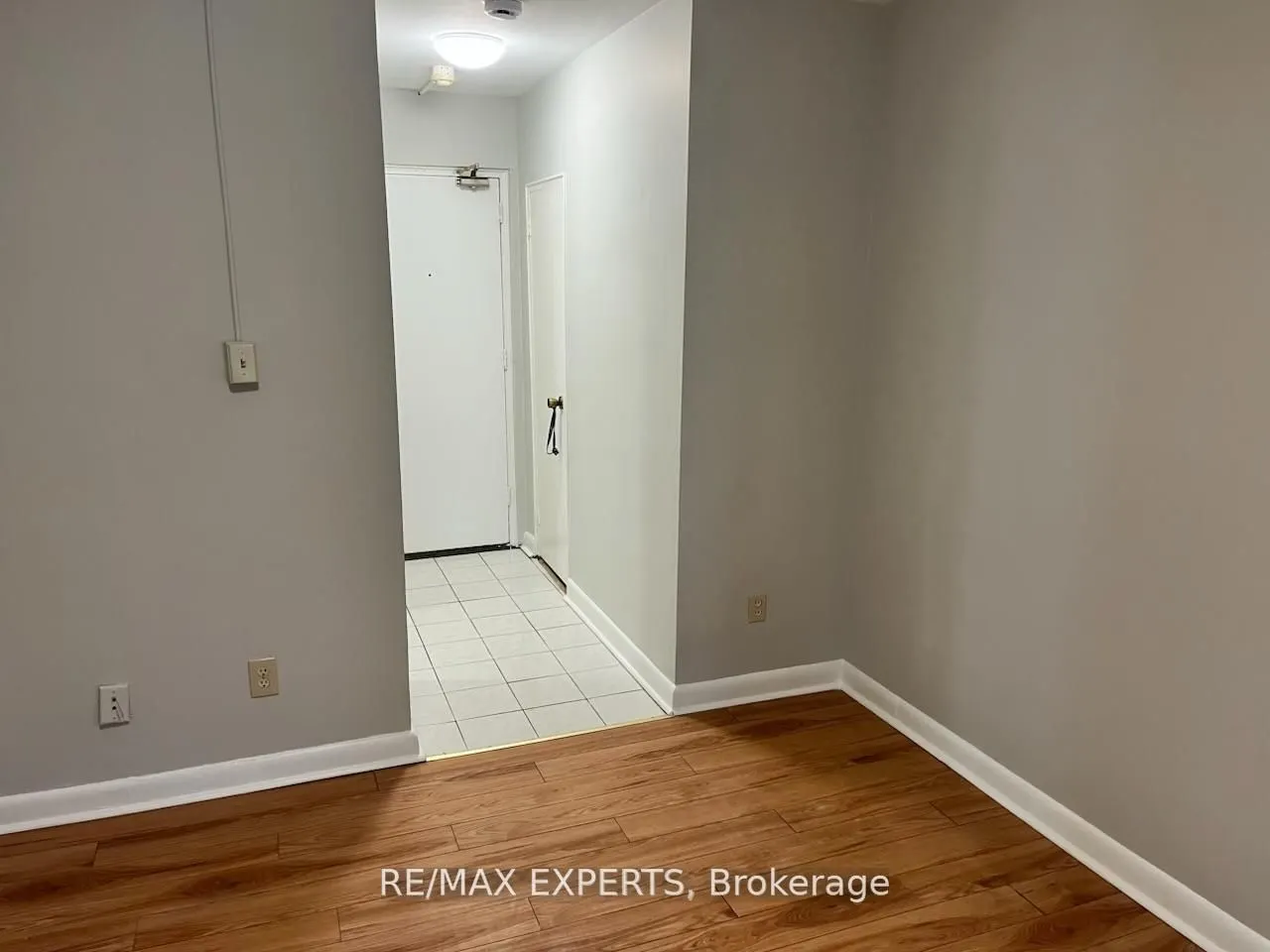 3261A Lake Shore Boulevard W, #102