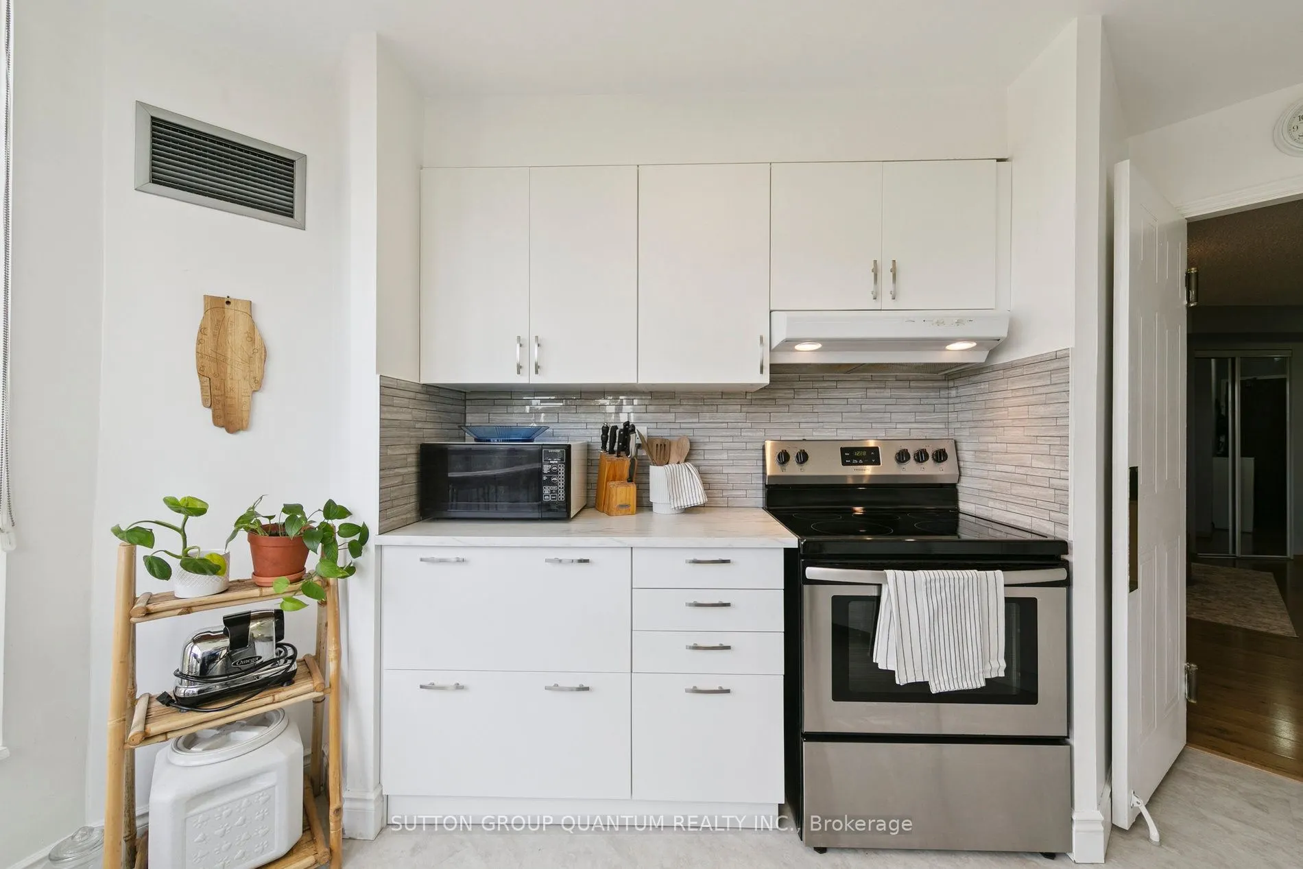 1110 WALDEN Circle, #611