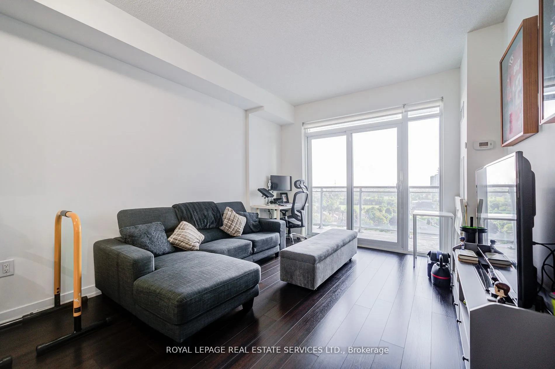2560 Eglinton Avenue W, #1008