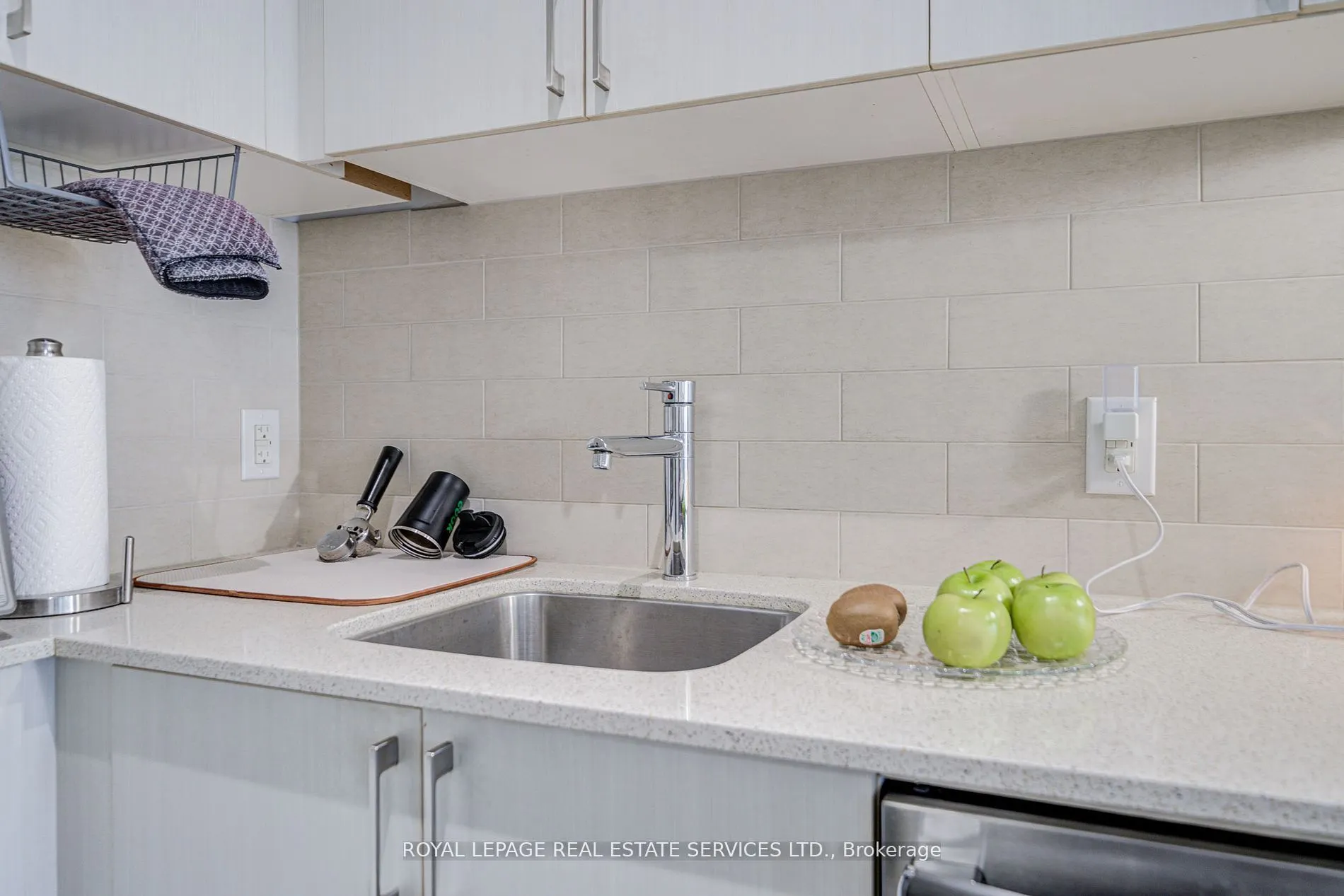 2560 Eglinton Avenue W, #1008