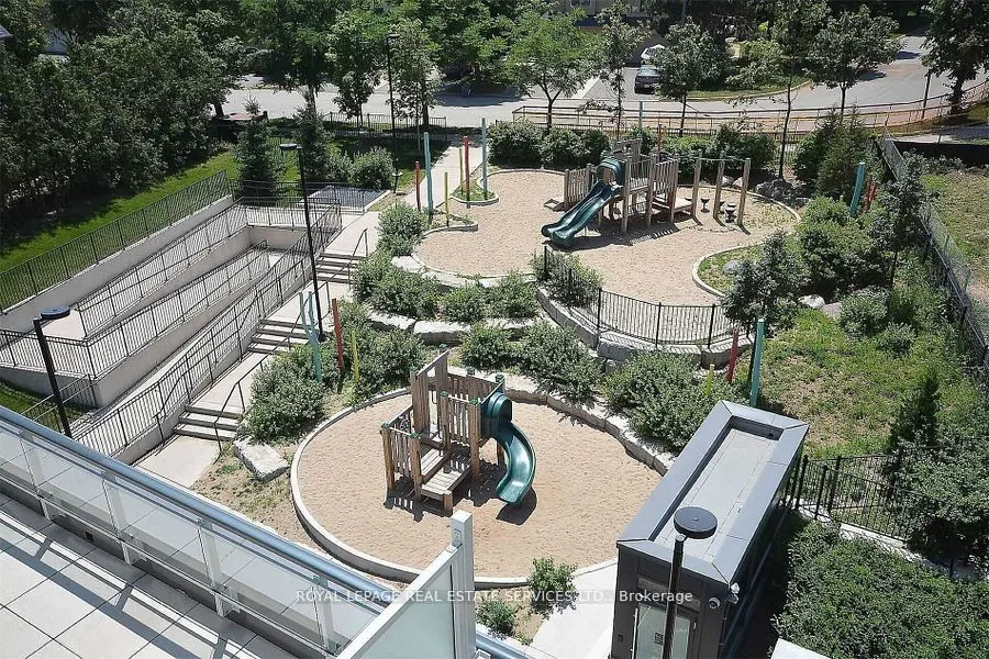 2560 Eglinton Avenue W, #1008