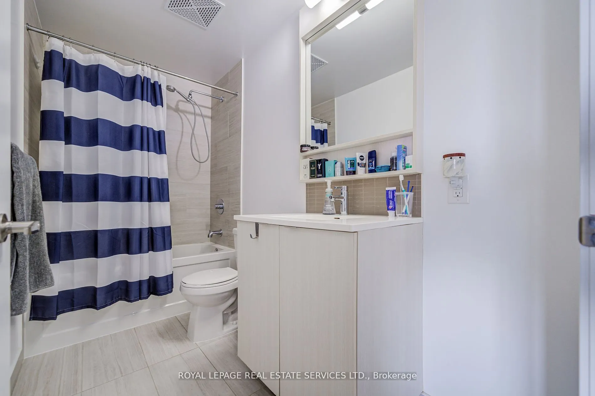 2560 Eglinton Avenue W, #1008