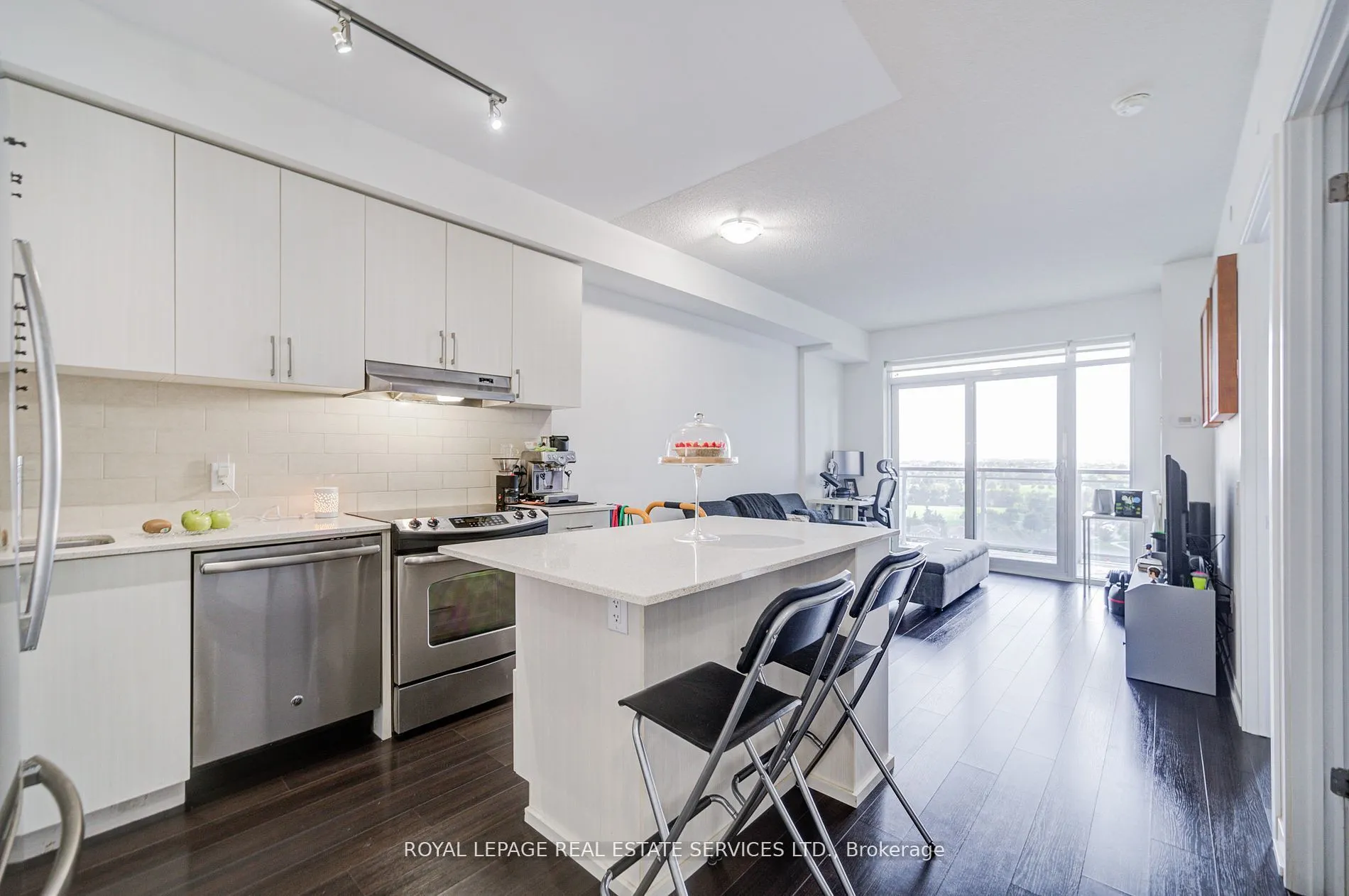 2560 Eglinton Avenue W, #1008