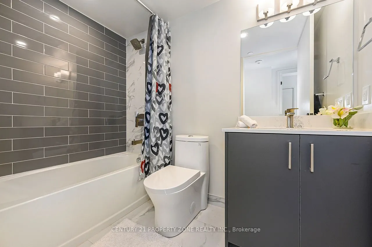 8010 Derry Road W, #TH 105