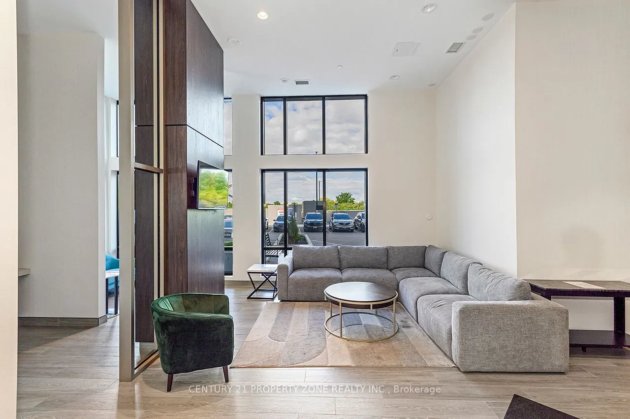 8010 Derry Road W, #TH 105