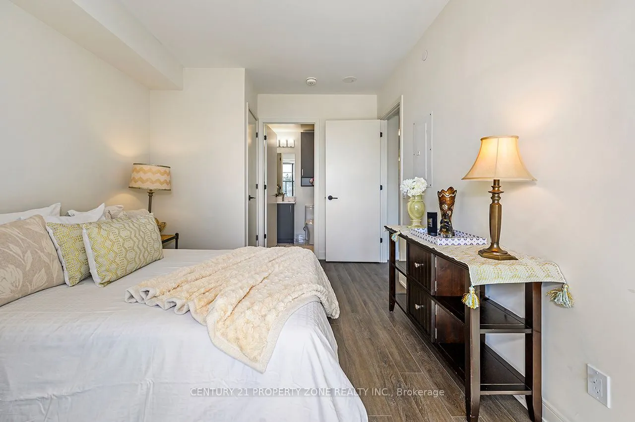 8010 Derry Road W, #TH 105