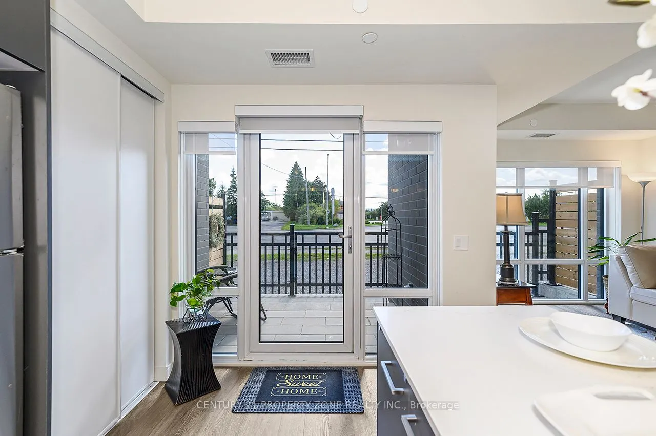 8010 Derry Road W, #TH 105