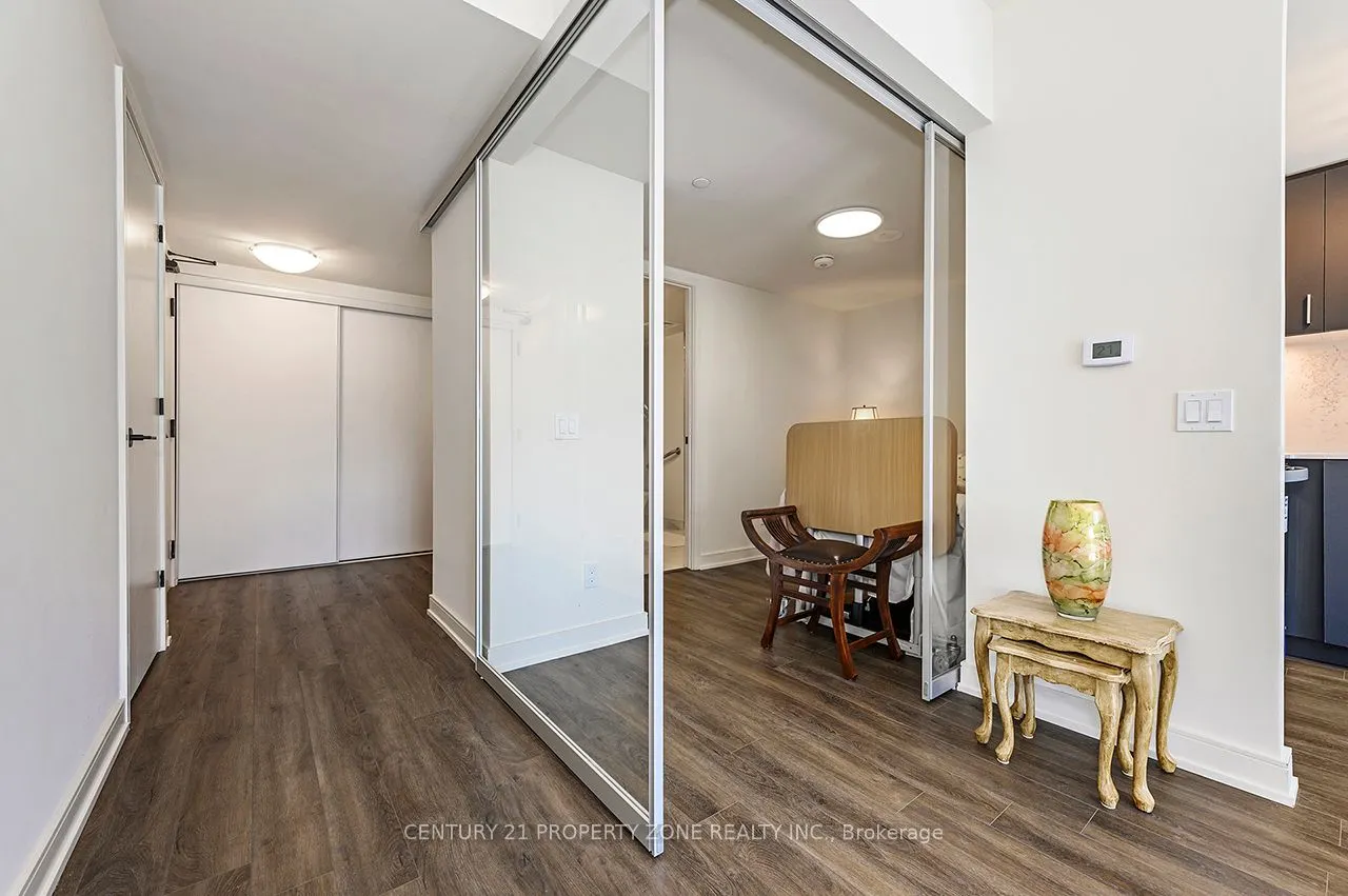 8010 Derry Road W, #TH 105