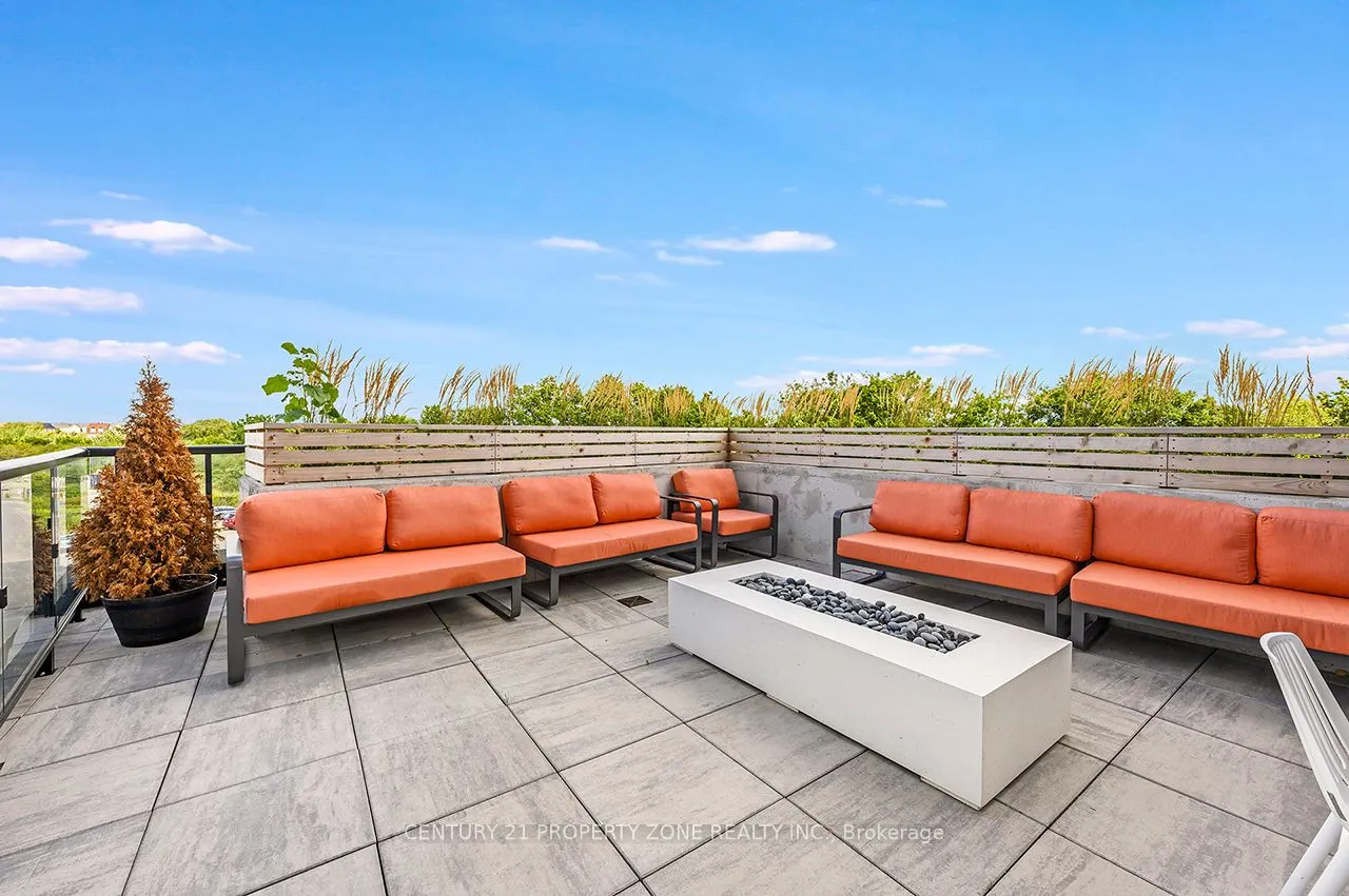 8010 Derry Road W, #TH 105