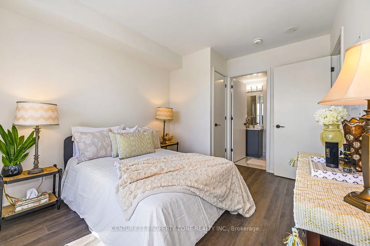 8010 Derry Road W, #TH 105