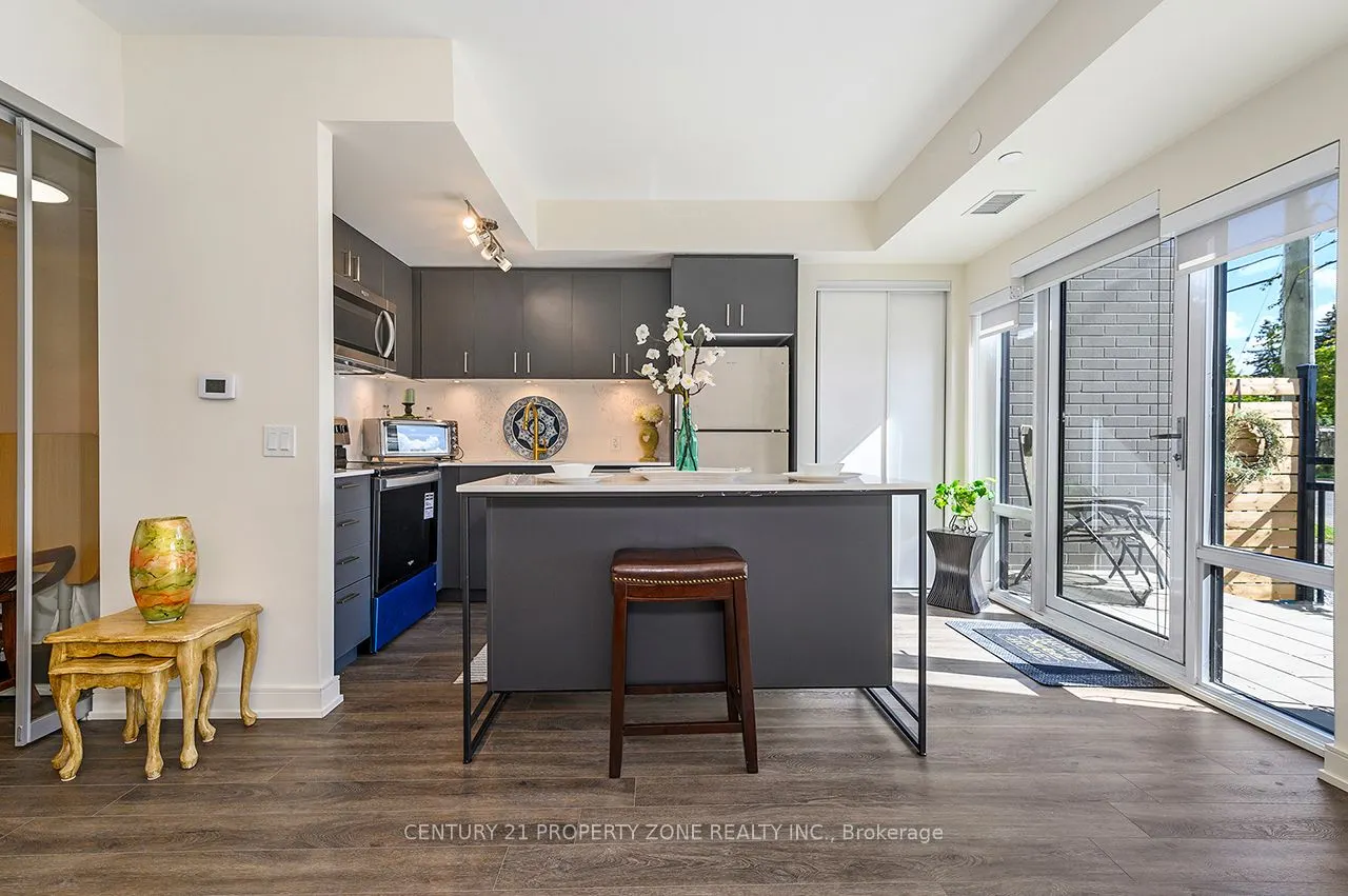 8010 Derry Road W, #TH 105