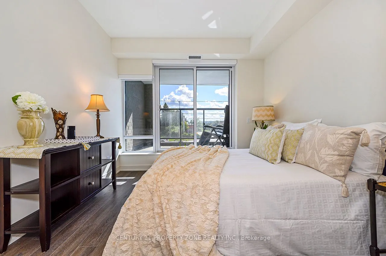 8010 Derry Road W, #TH 105