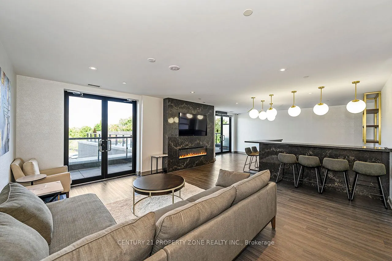 8010 Derry Road W, #TH 105