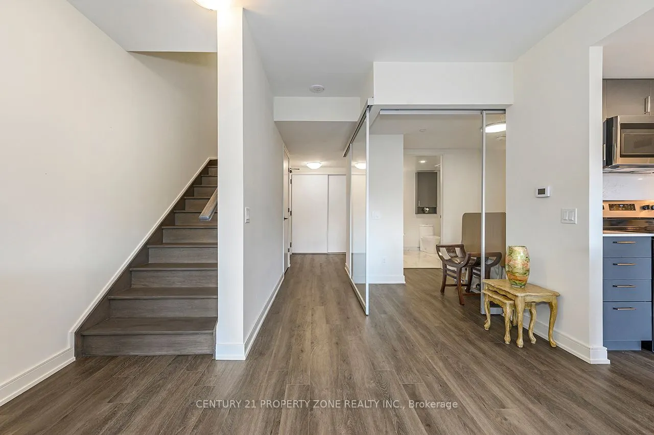 8010 Derry Road W, #TH 105